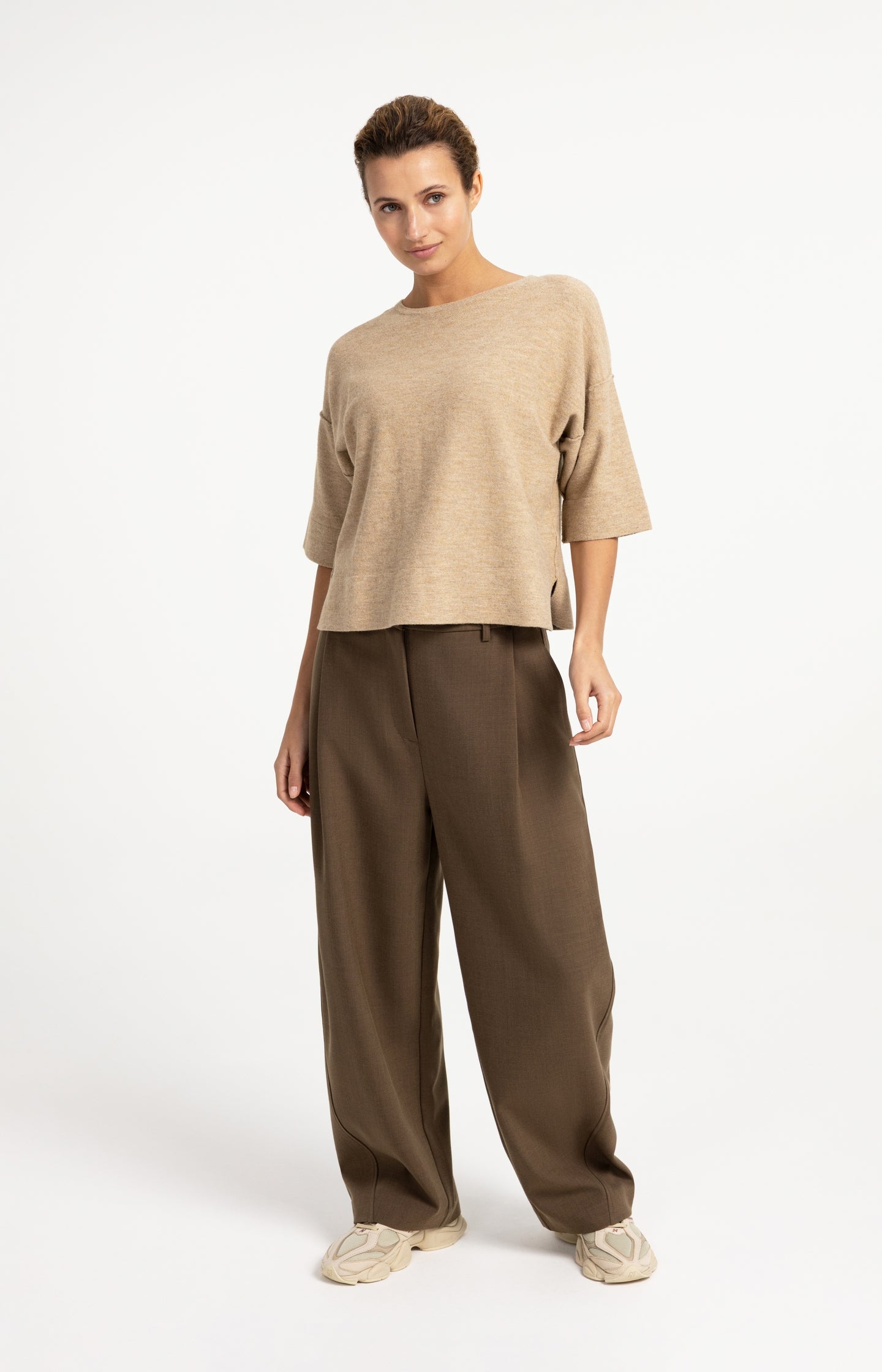 Fine knitted oversized T-shirt with half-length sleeves