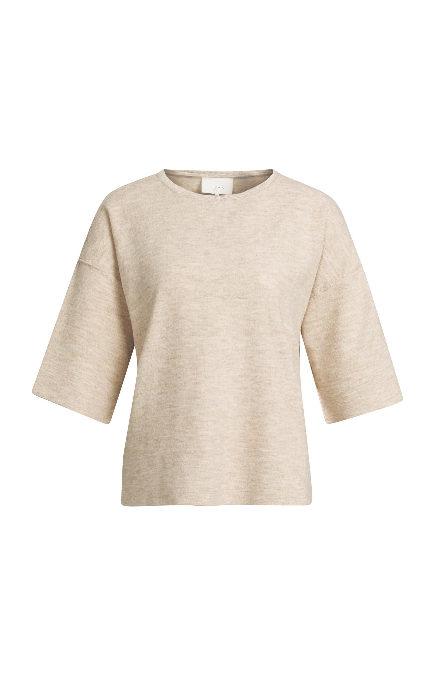 Fine knitted oversized T-shirt with half-length sleeves