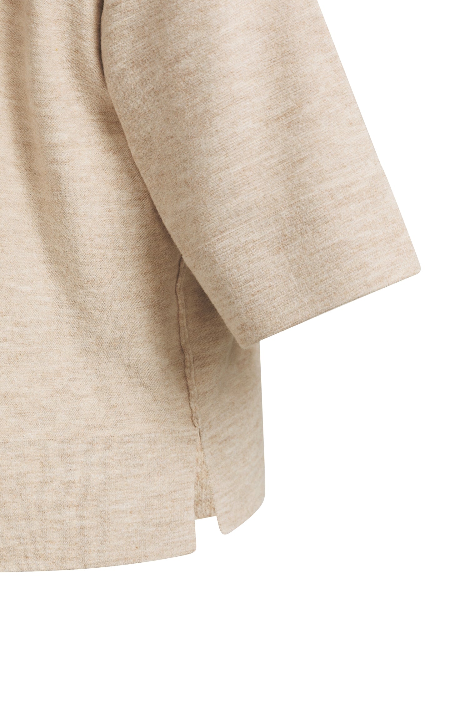 Fine knitted oversized T-shirt with half-length sleeves