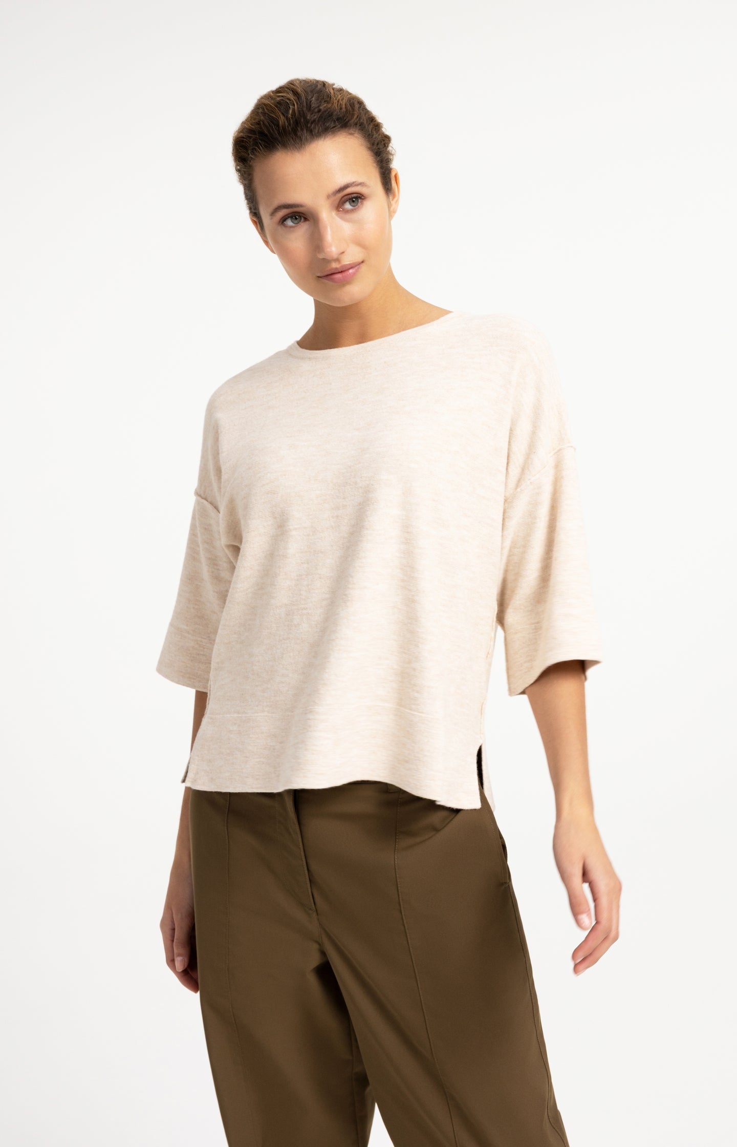 Fine knitted oversized T-shirt with half-length sleeves