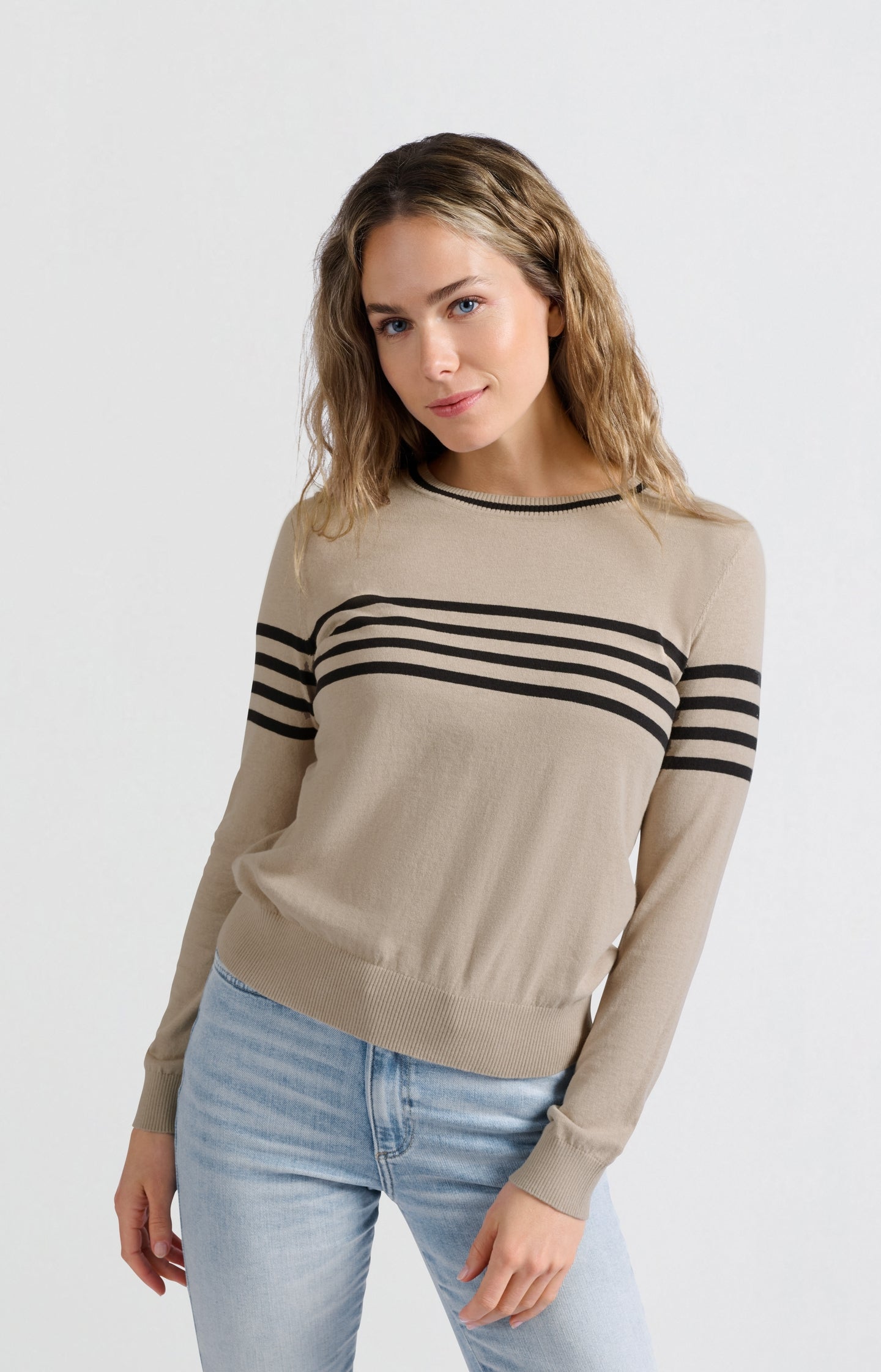 Fine knitted striped sweater with long sleeves - Type: lookbook