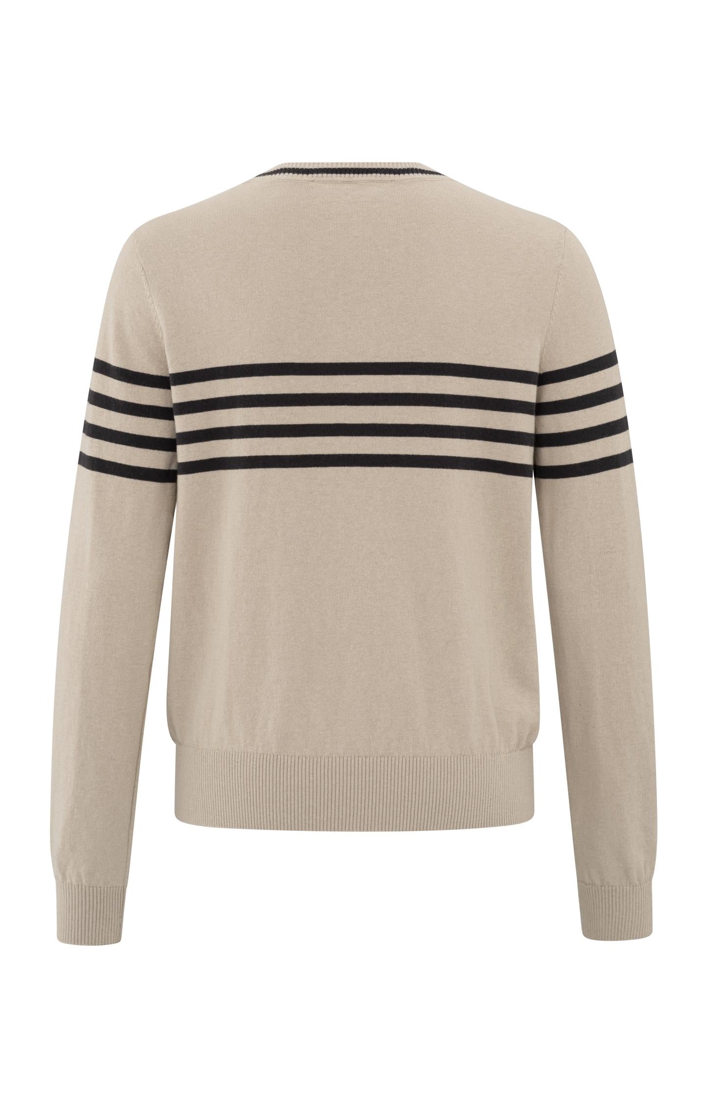 Fine knitted striped sweater with long sleeves