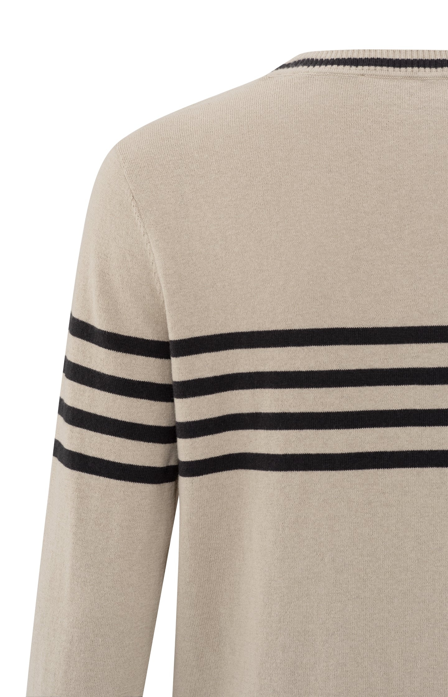 Fine knitted striped sweater with long sleeves