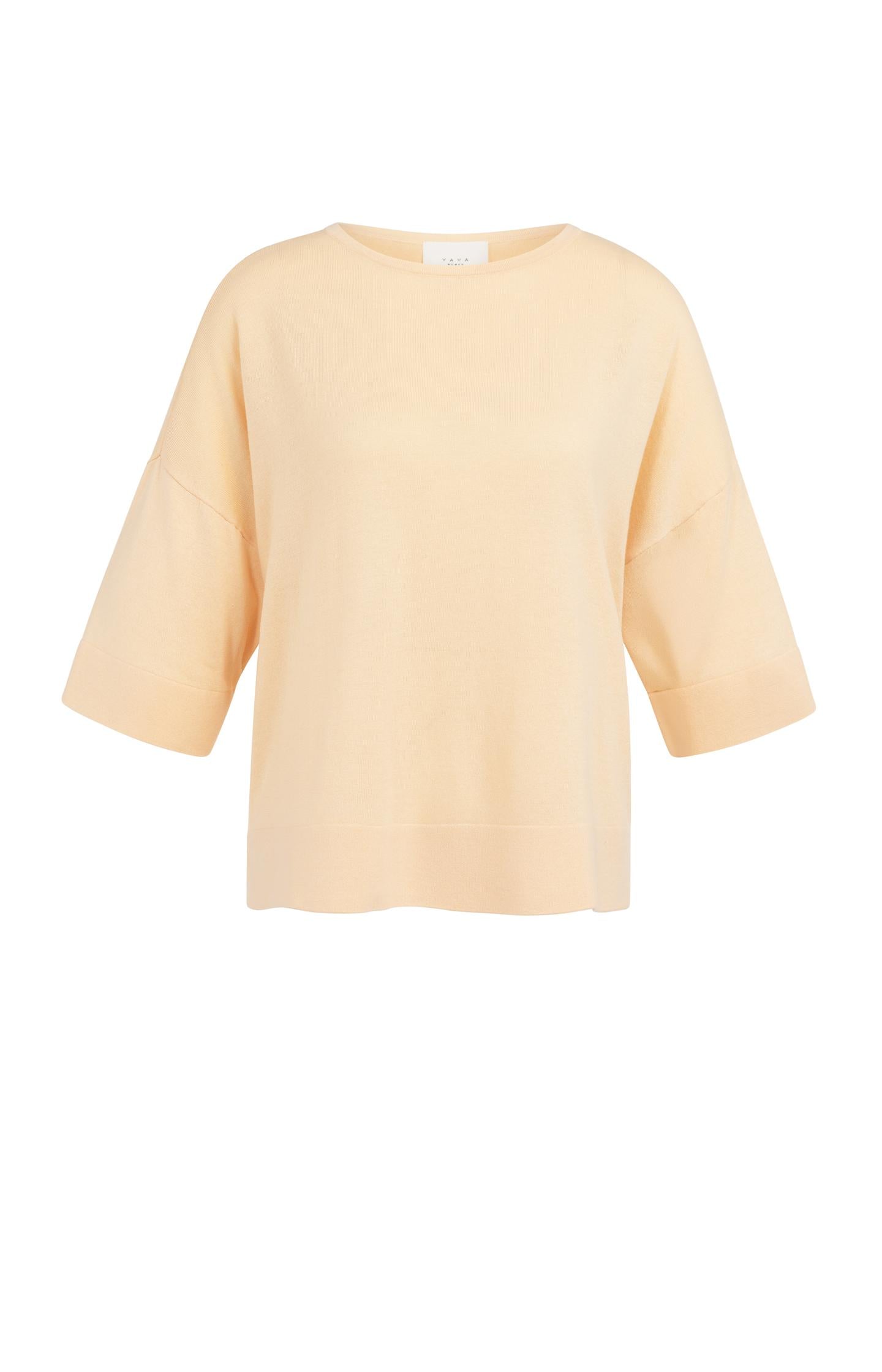Finely knitted oversized T-shirt with short sleeves - Type: product