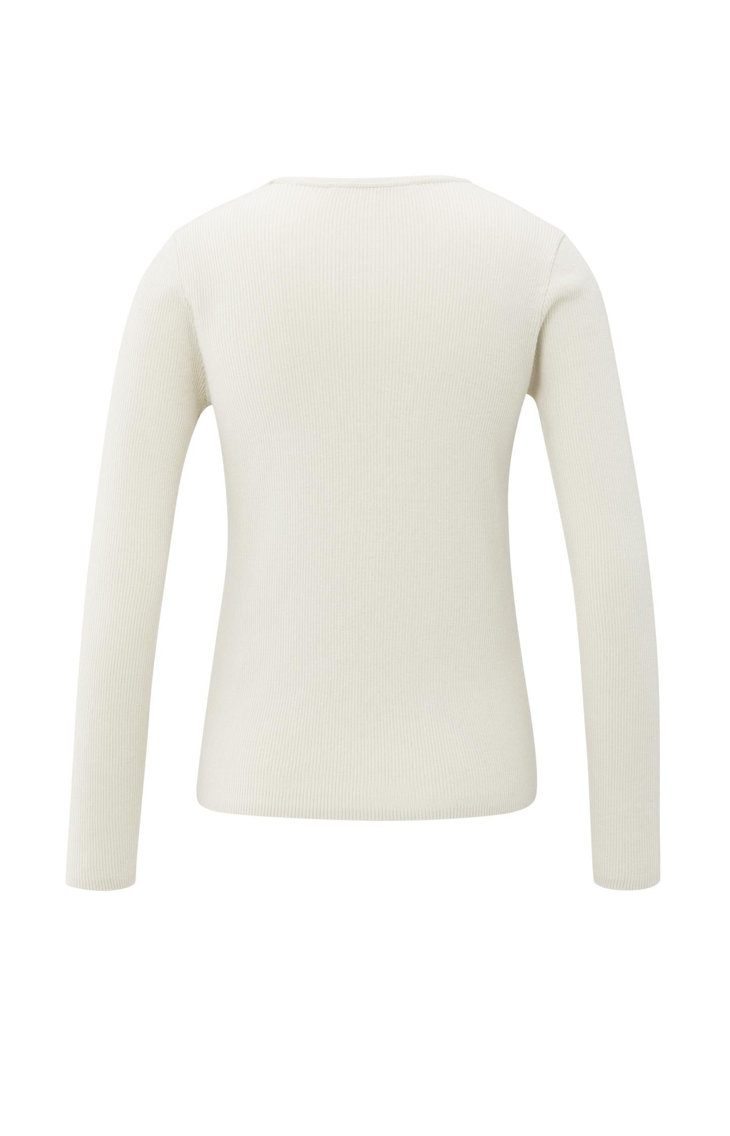 Fitted ribbed top with round neckline and long sleeves