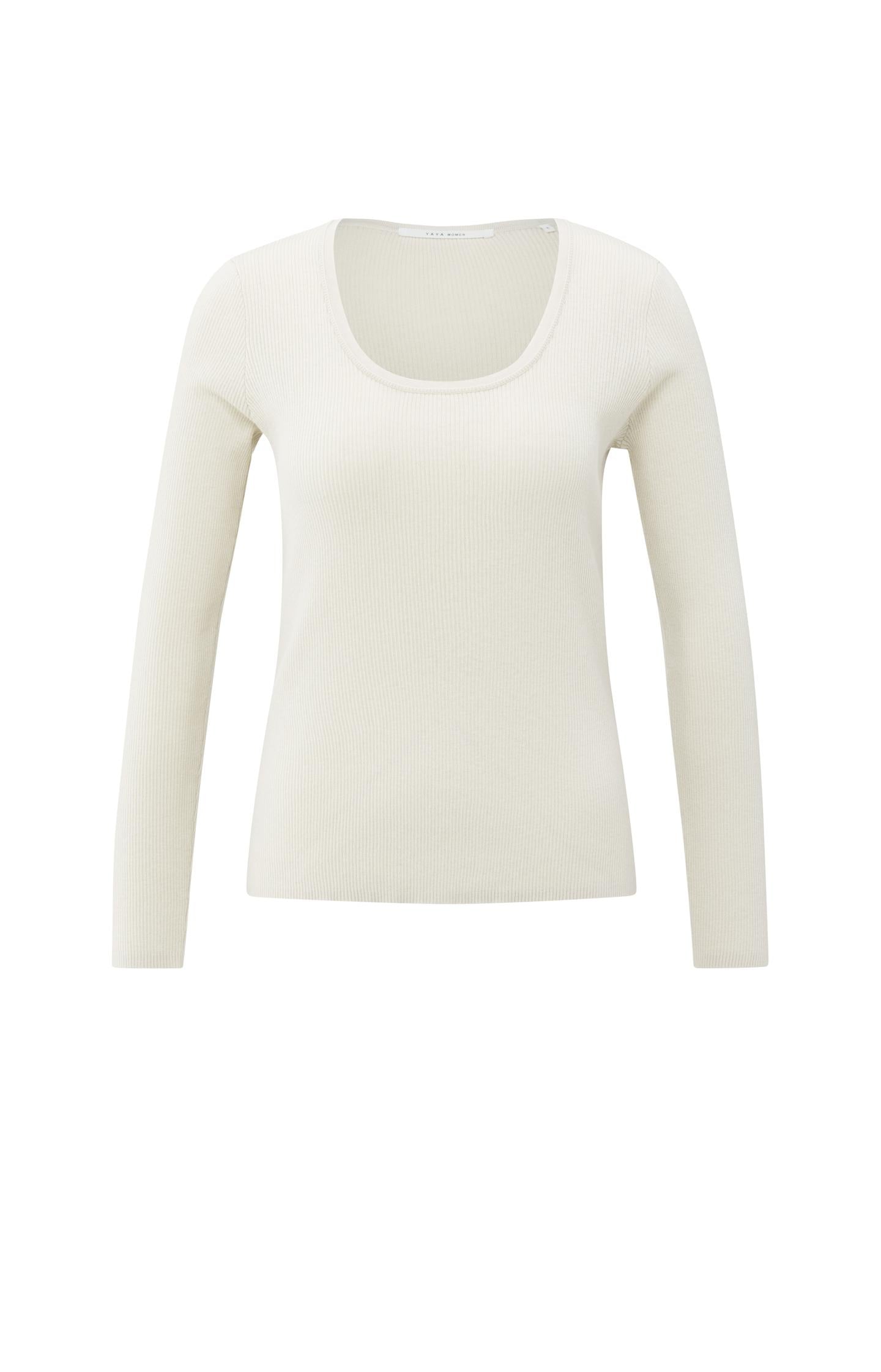 Fitted ribbed top with round neckline and long sleeves - Type: product