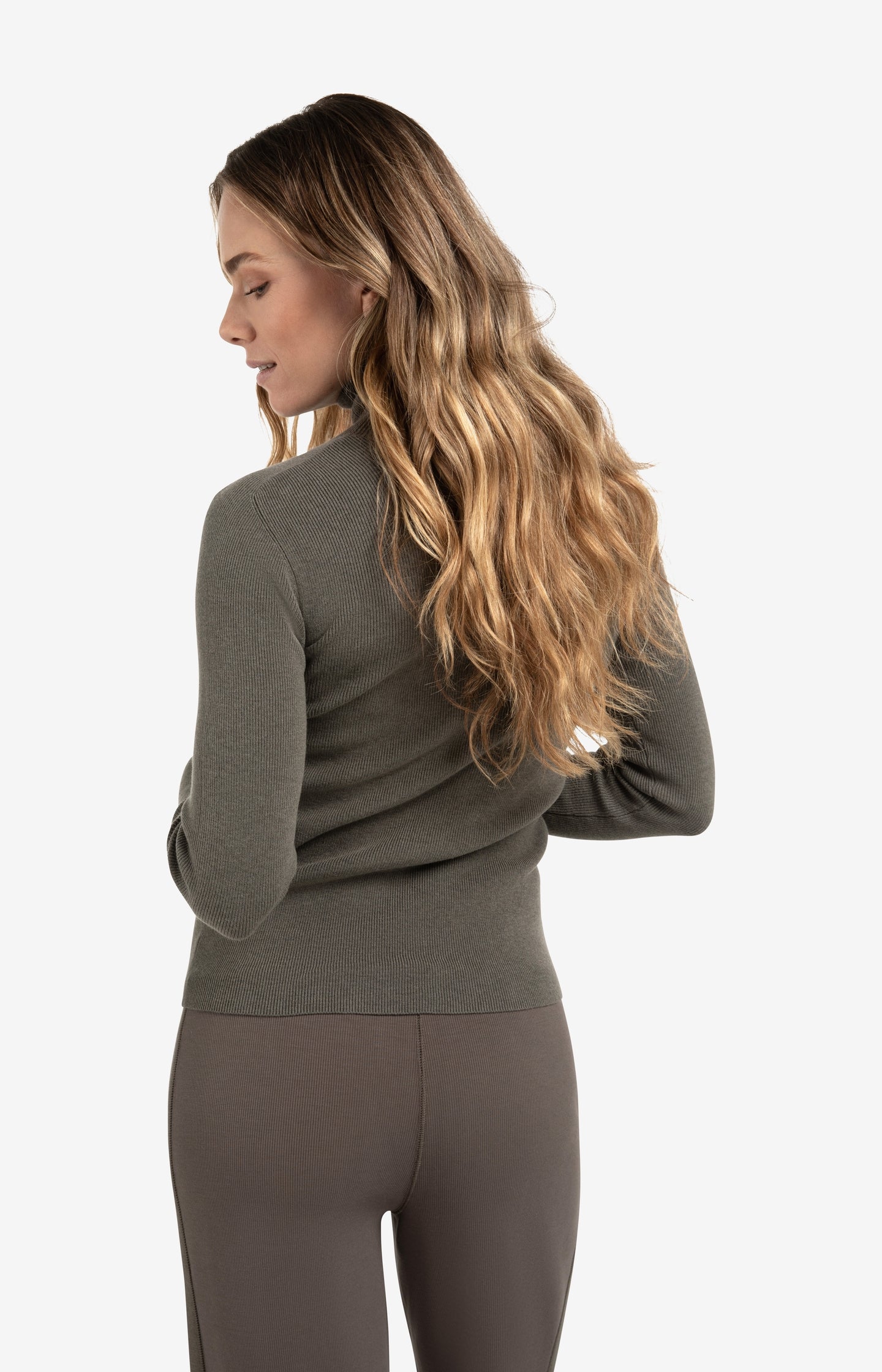 Fitted ribbed top with turtleneck