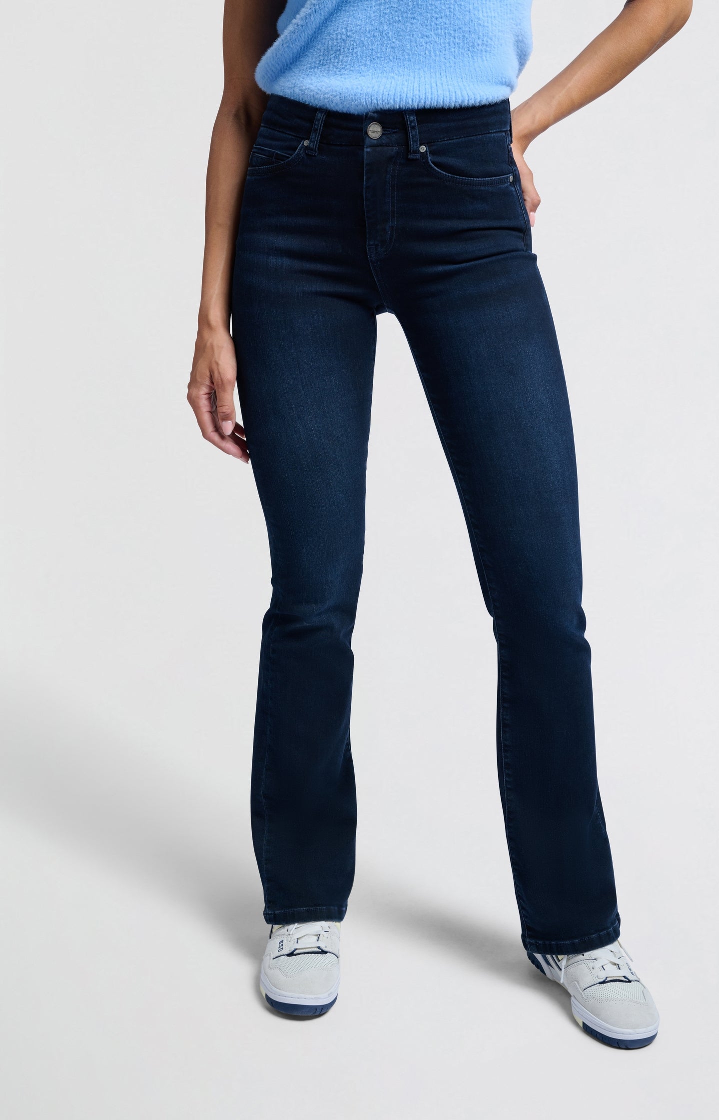 Flared denim jeans with mid waist - L32