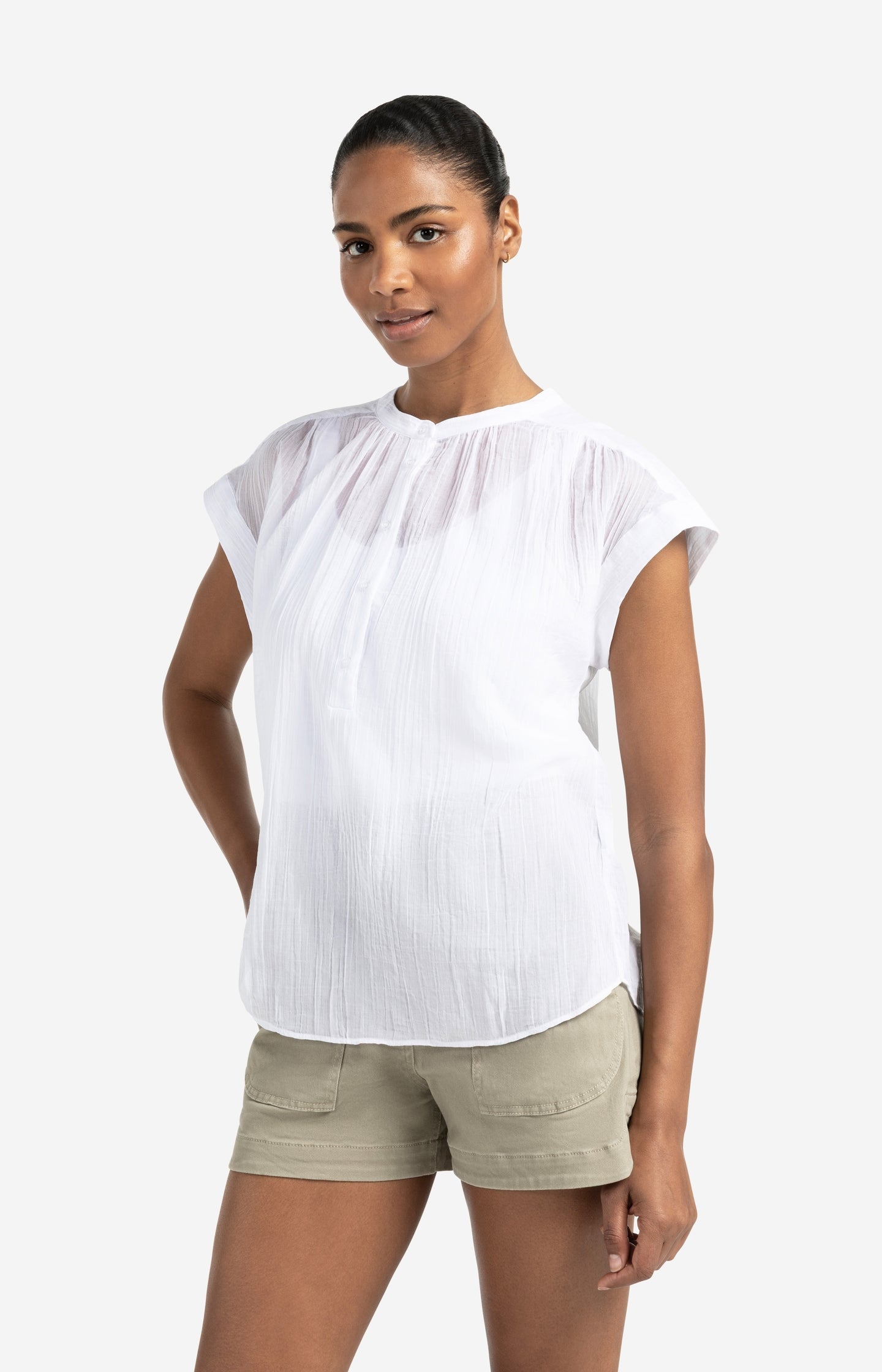 Flowy blouse with polo collar and cap sleeves - Type: lookbook