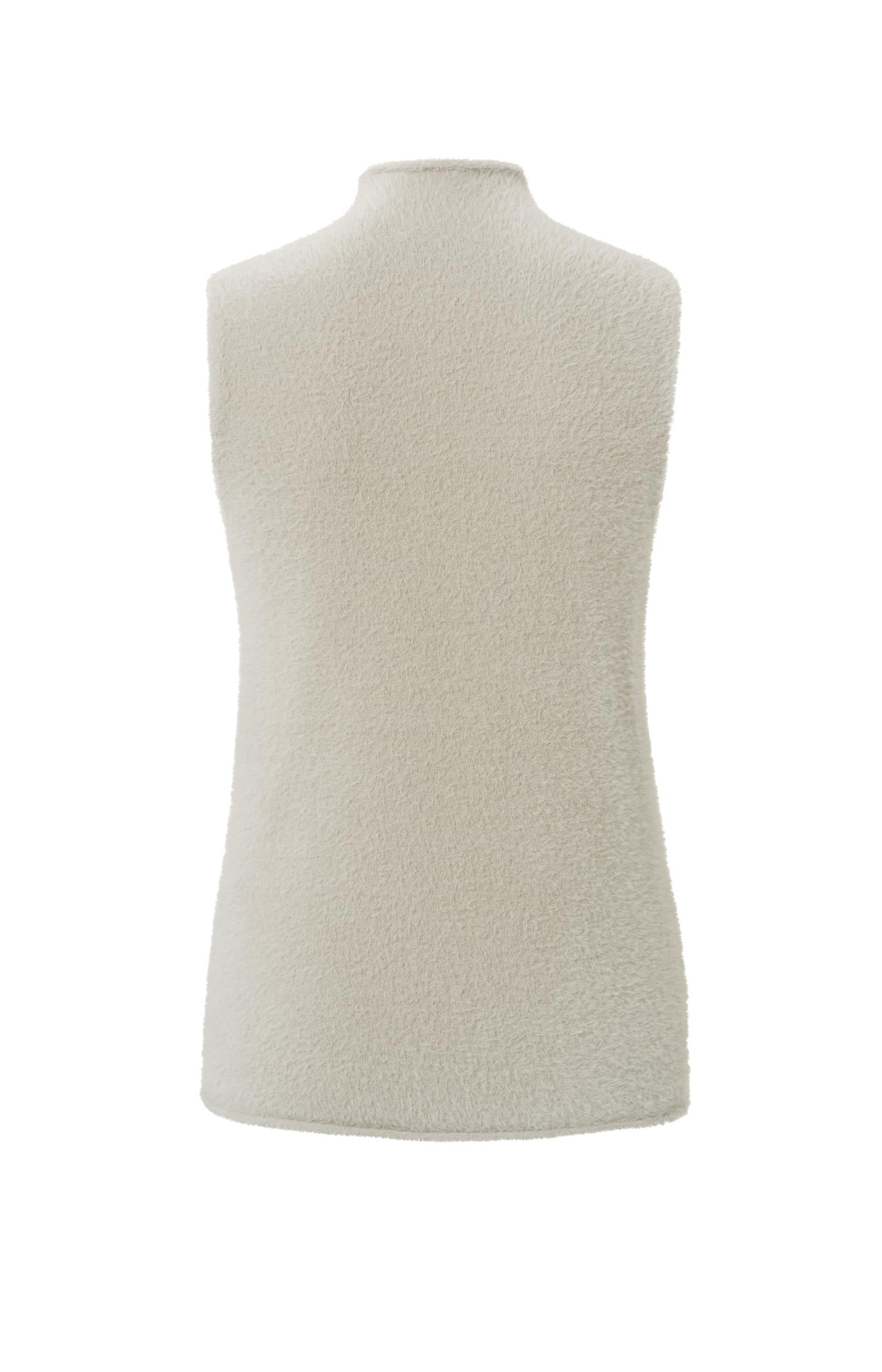 Fluffy sleeveless sweater with turtleneck in regular fit