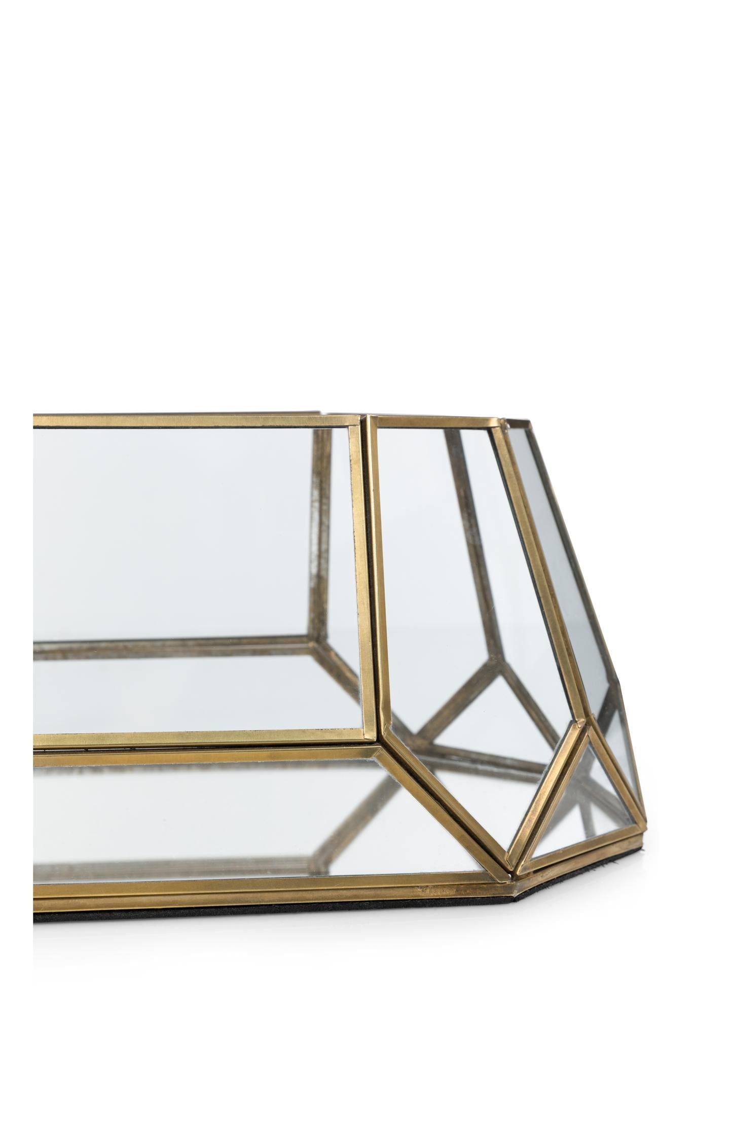 Glass candle holder with mirrored base