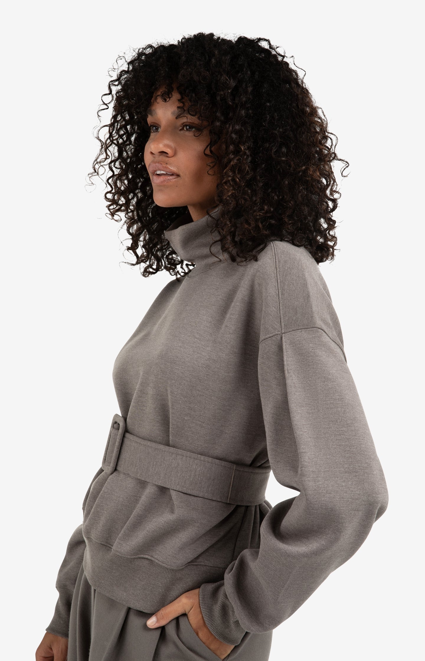 High neck sweatshirt with matching belt and pleated sleeves