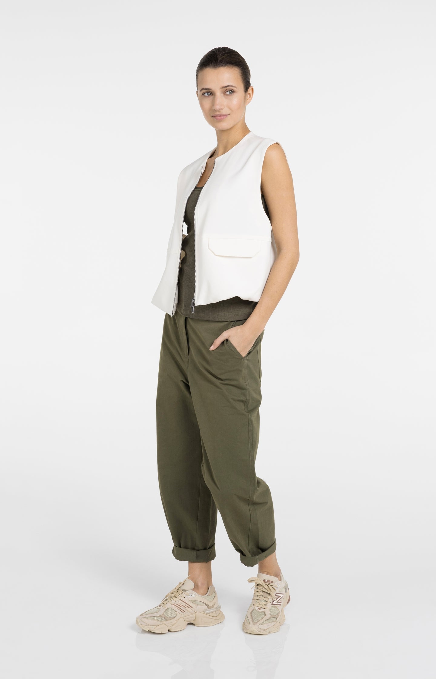 High waist barrel trousers with button detail