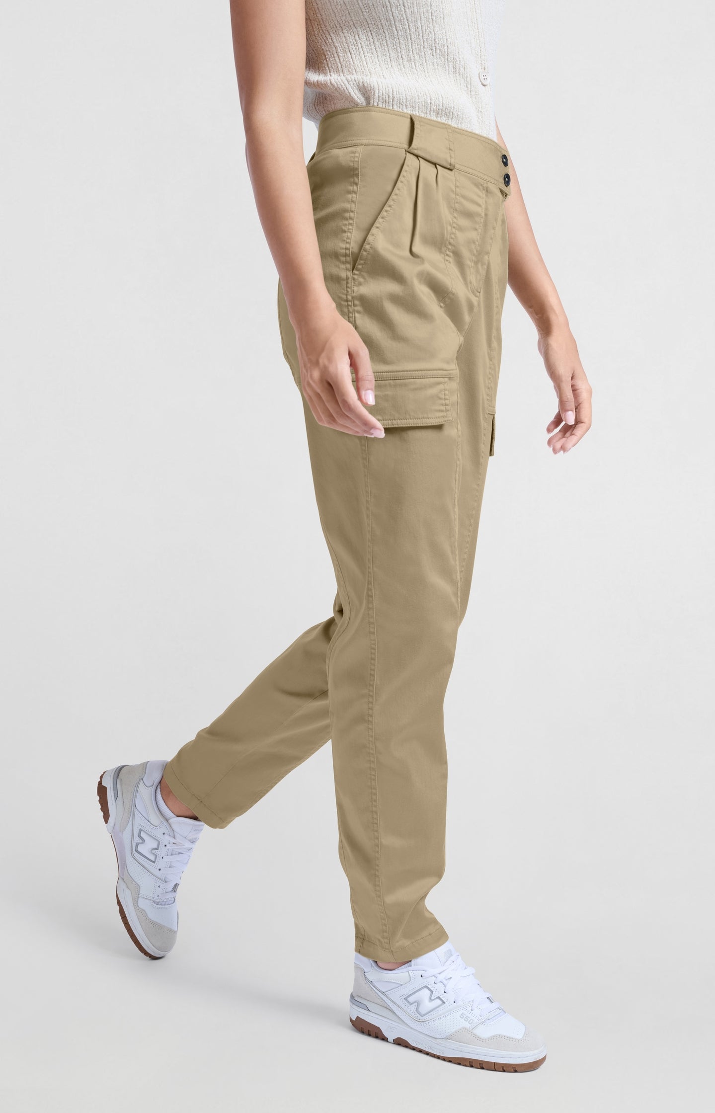 High waist cargo trousers with slim legs and pockets