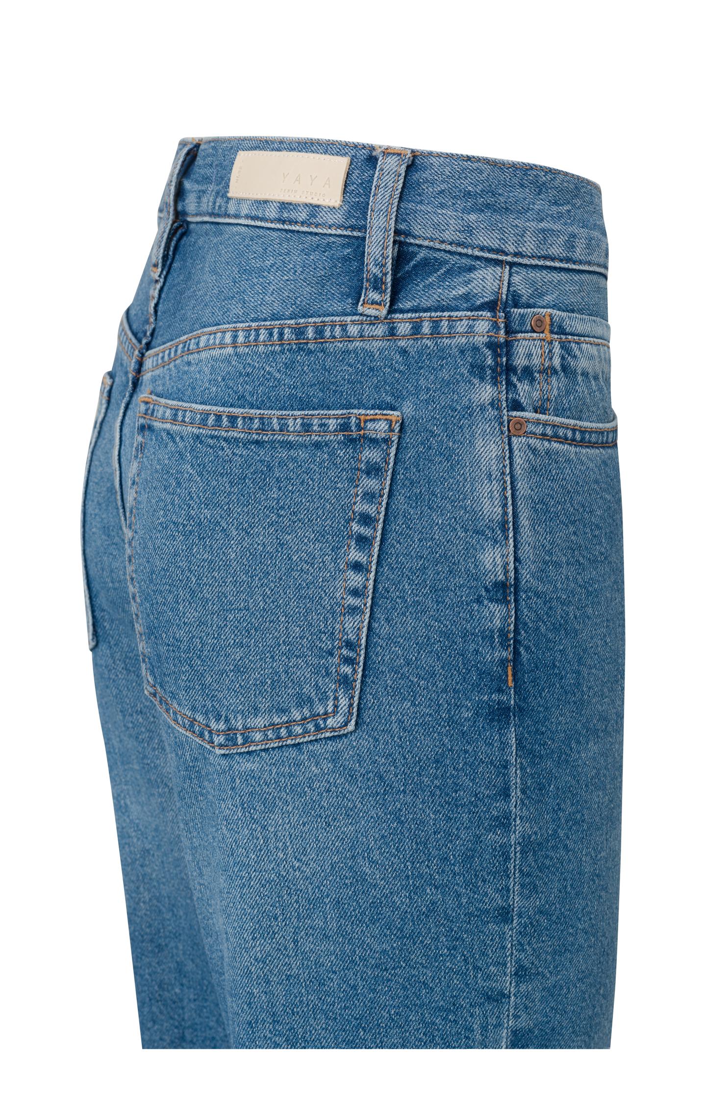 High waist denim trousers with straight leg and pockets