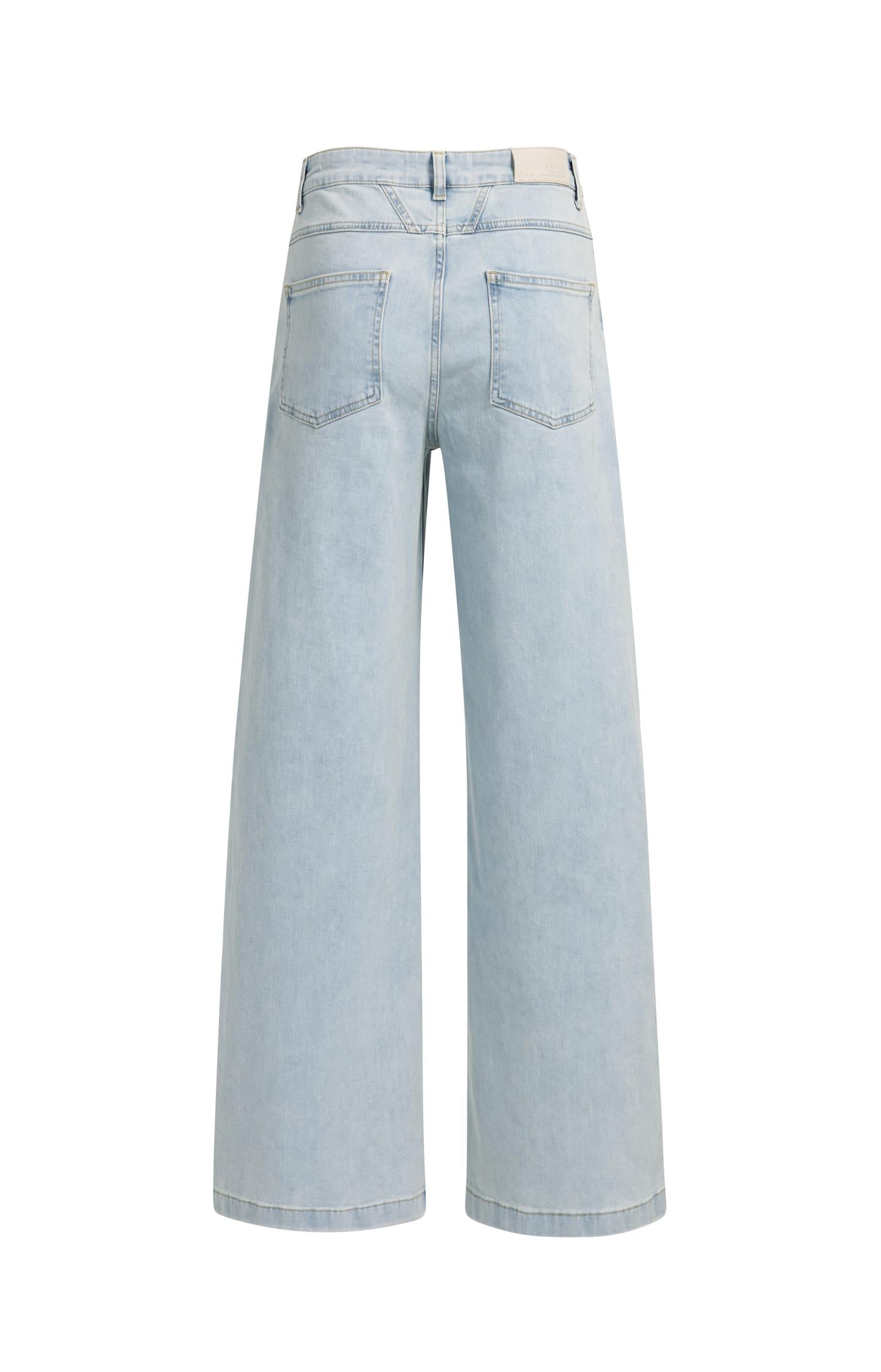 High-waist jeans with extra wide legs (L34)