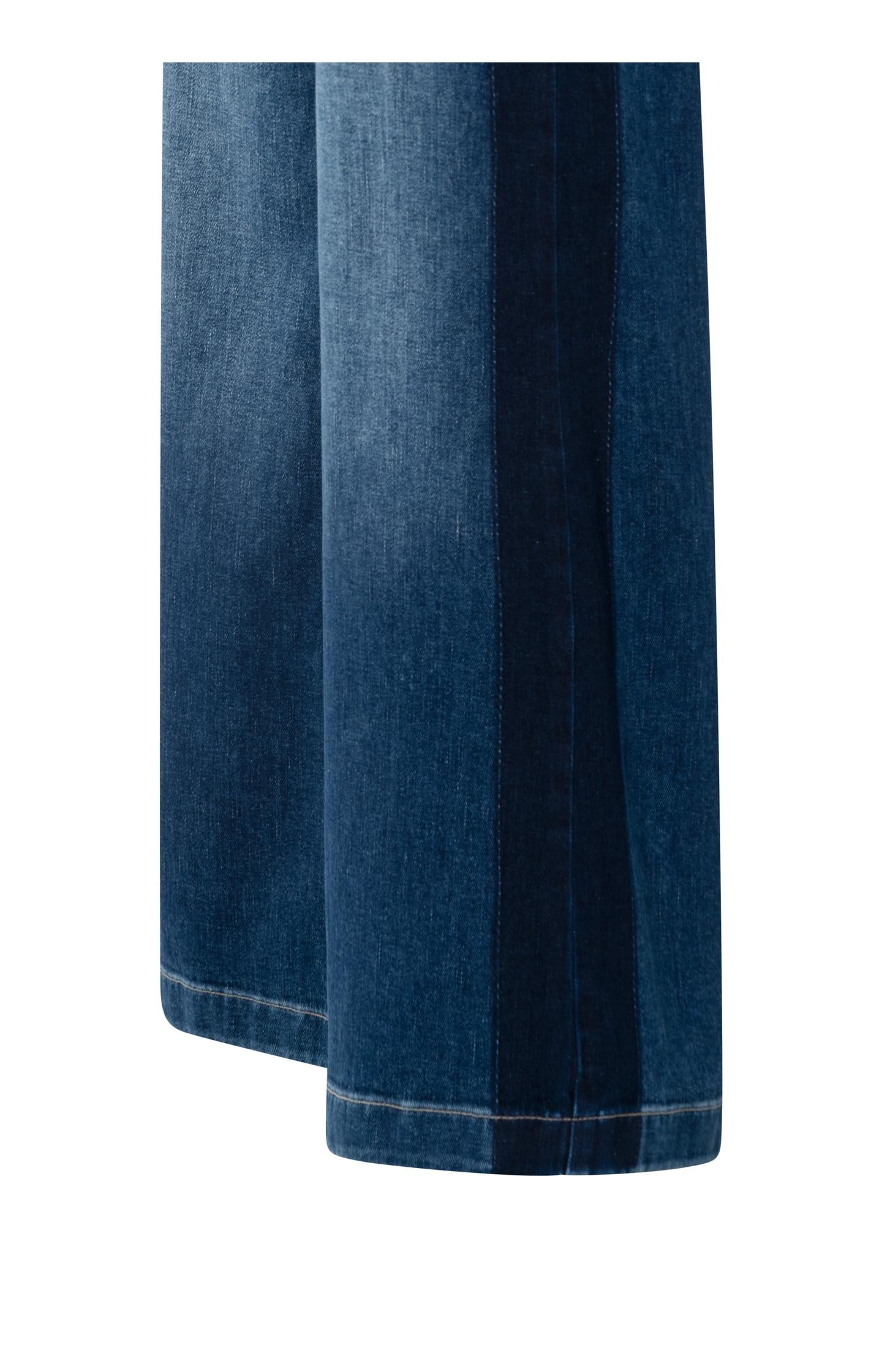 High waist jeans with tape detail and wide legs (L30)