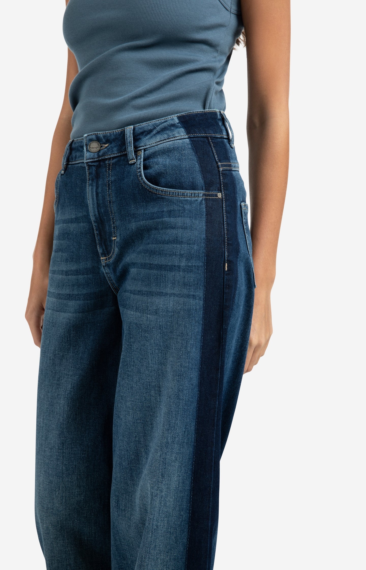 High waist jeans with tape detail and wide legs (L34)