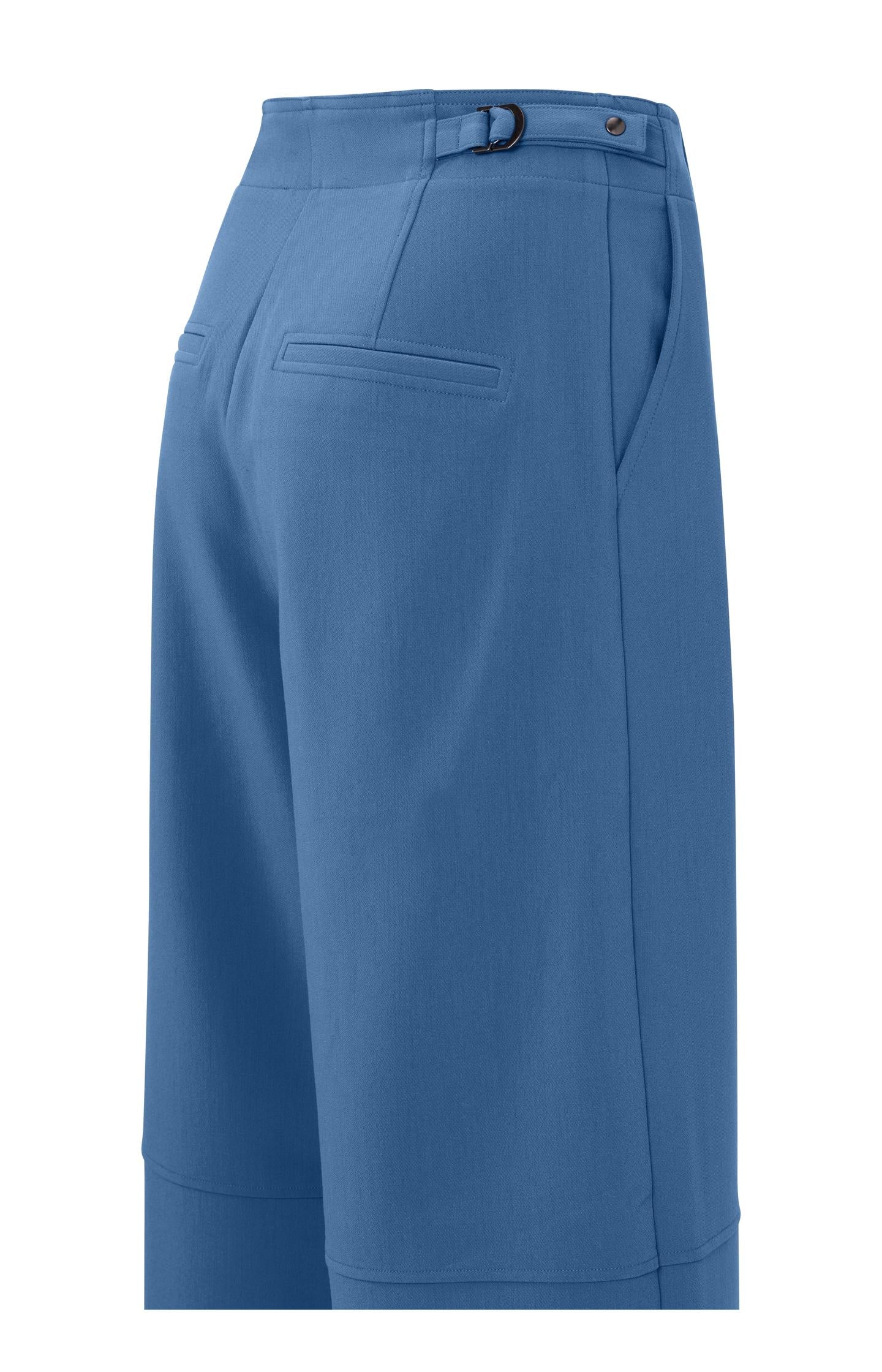 High waist trouser with wide leg, side pockets and zip