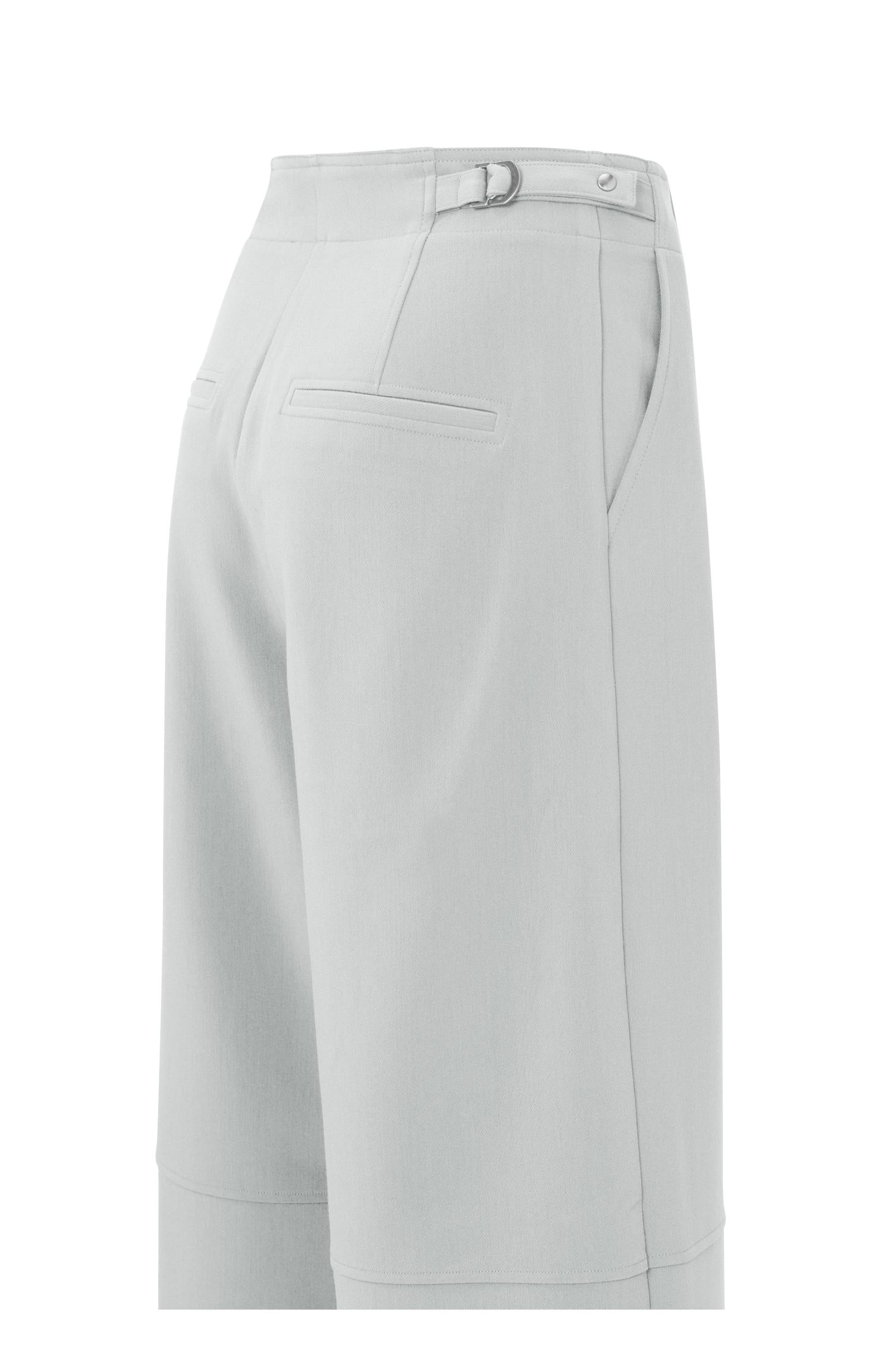 High waist trouser with wide leg, side pockets and zip