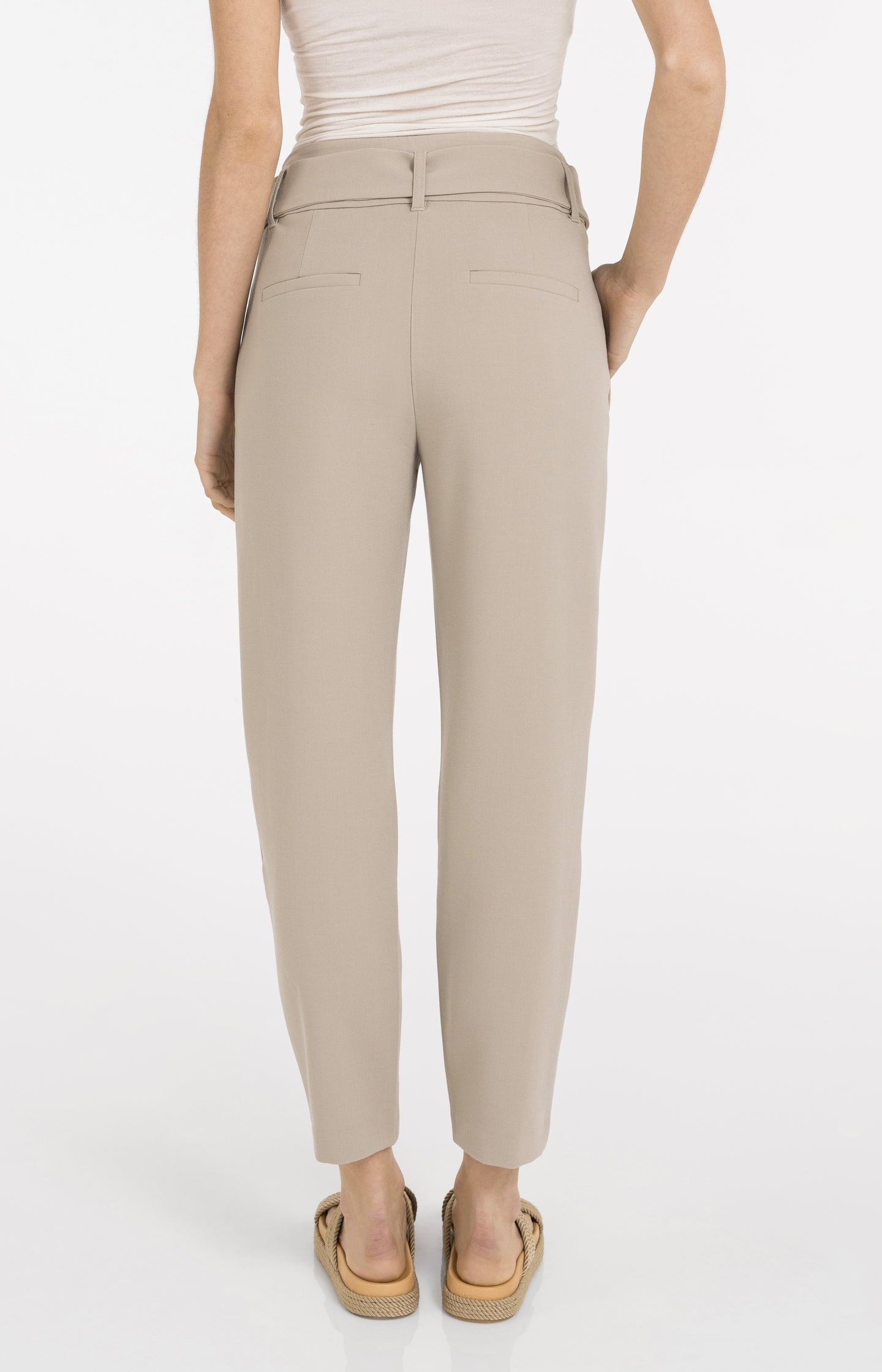 High-waist trousers with belt