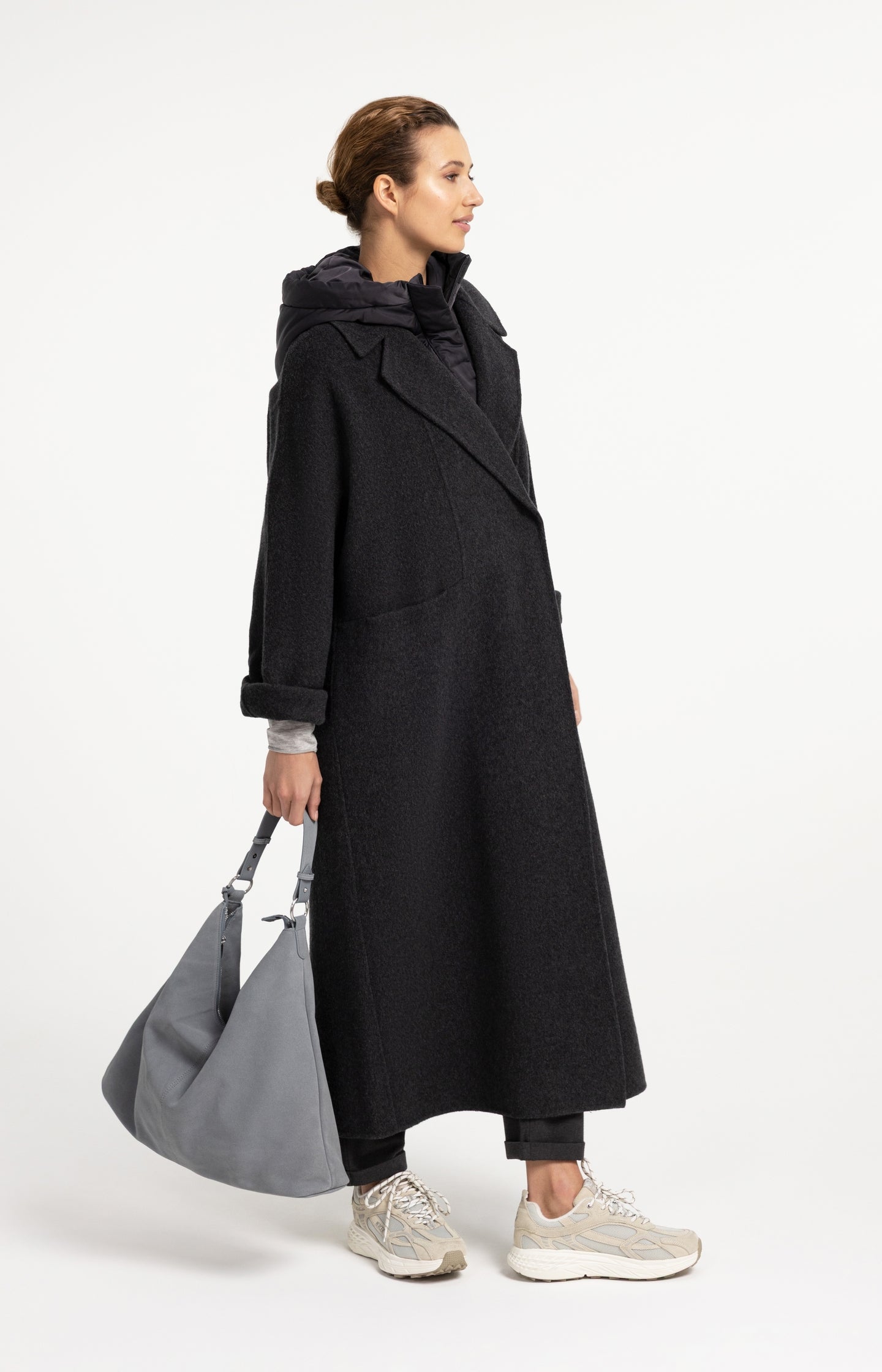High-waist trousers with belt detail