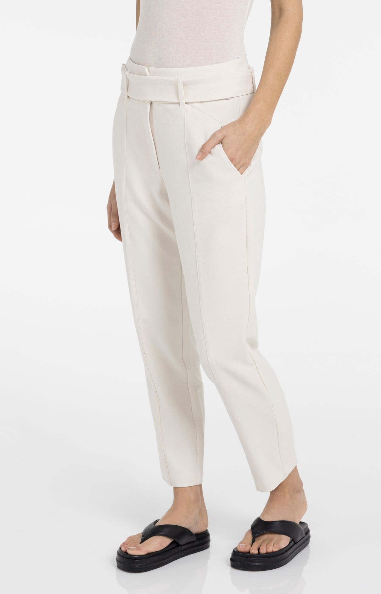 High-waist trousers with belt