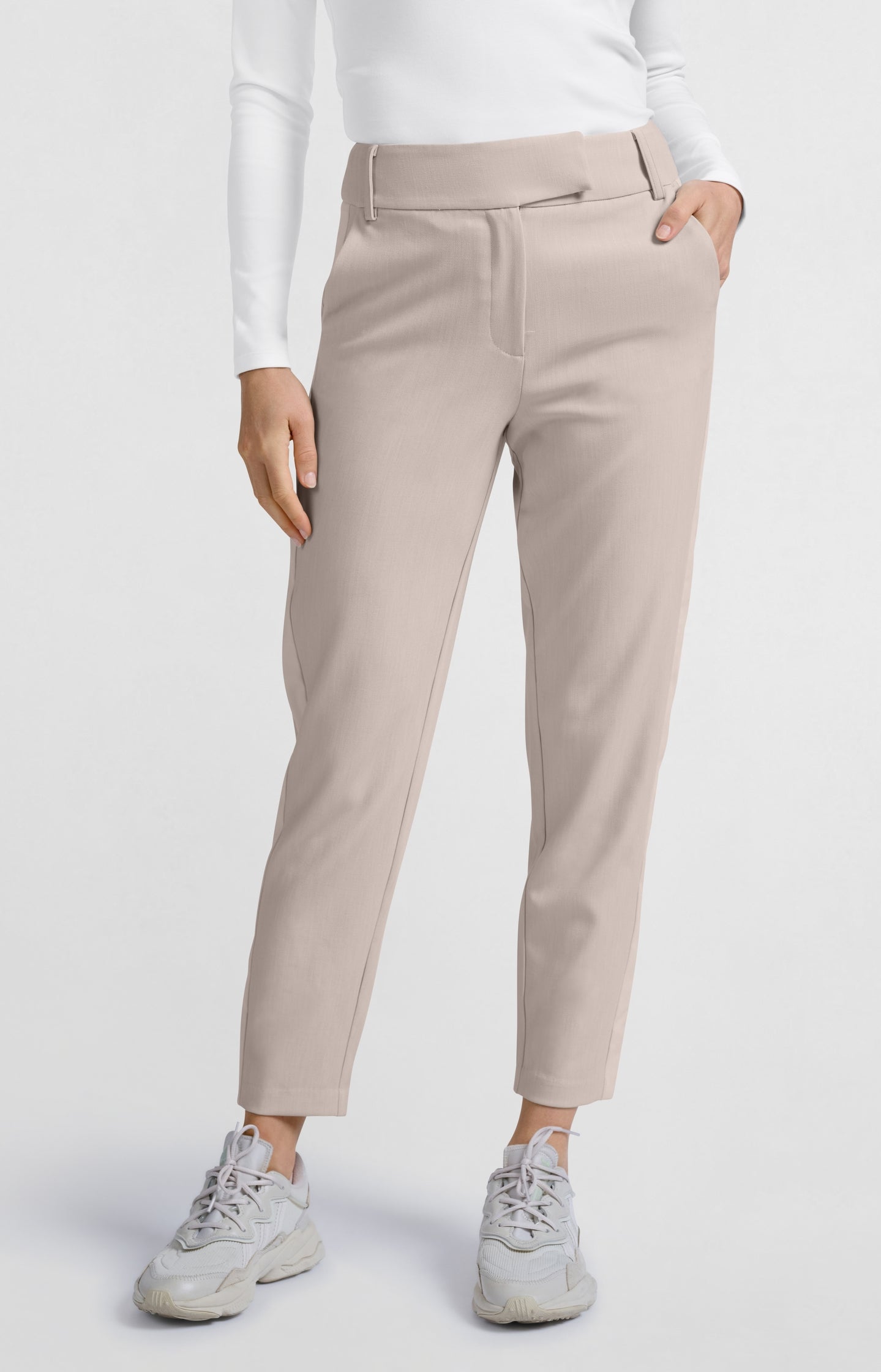 High-waist trousers with piping detail and straight legs