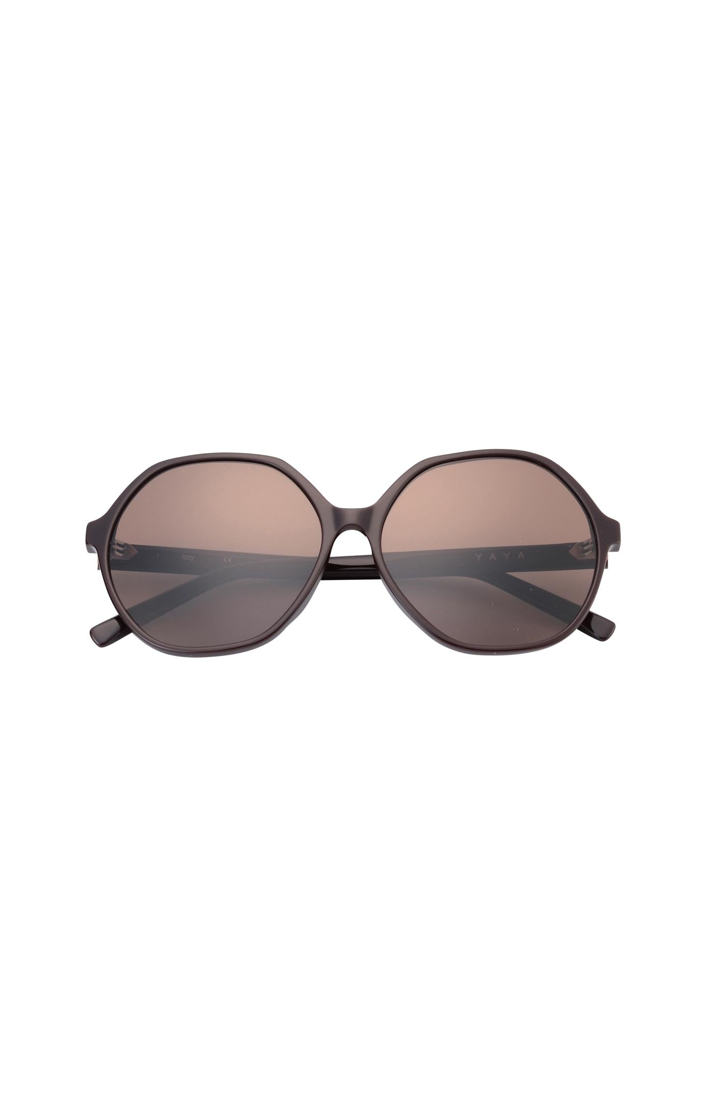 Izzy sunglasses with oversized frame and rounded lenses