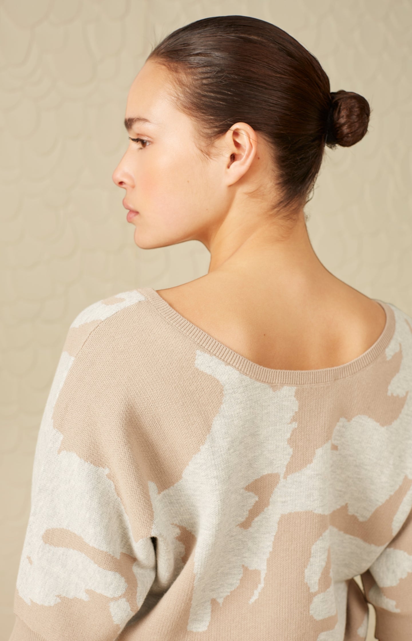 Jacquard sweater with V-neck and half long sleeves - Type: lookbook