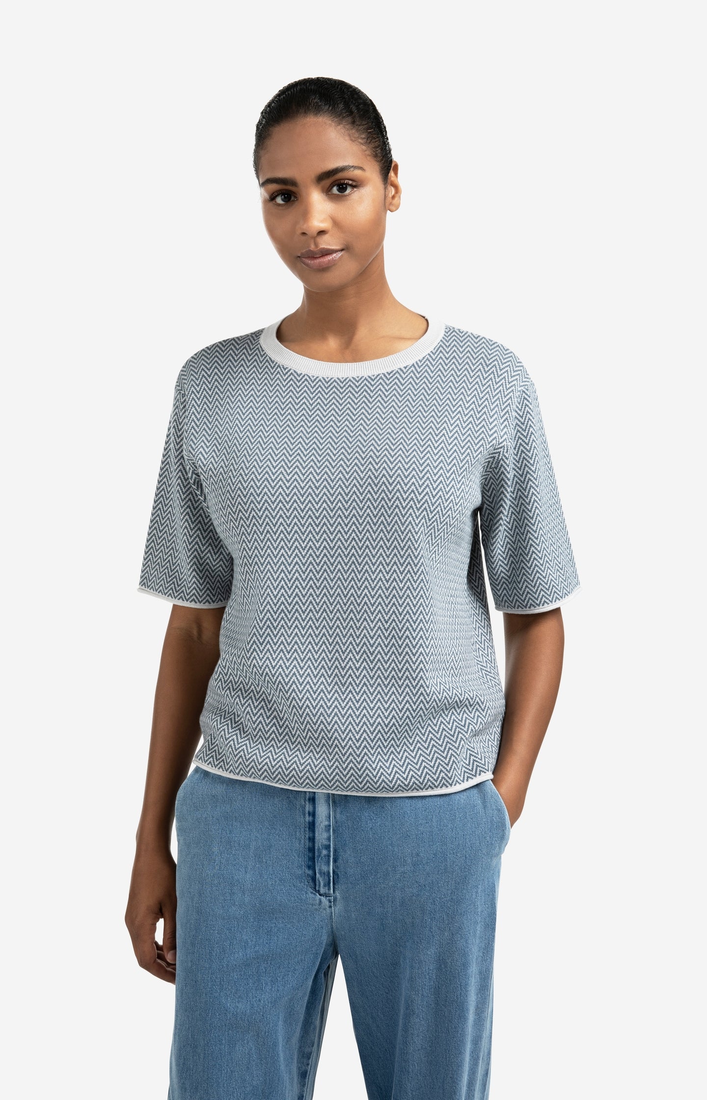 Jacquard T-shirt with zigzag pattern and short sleeves