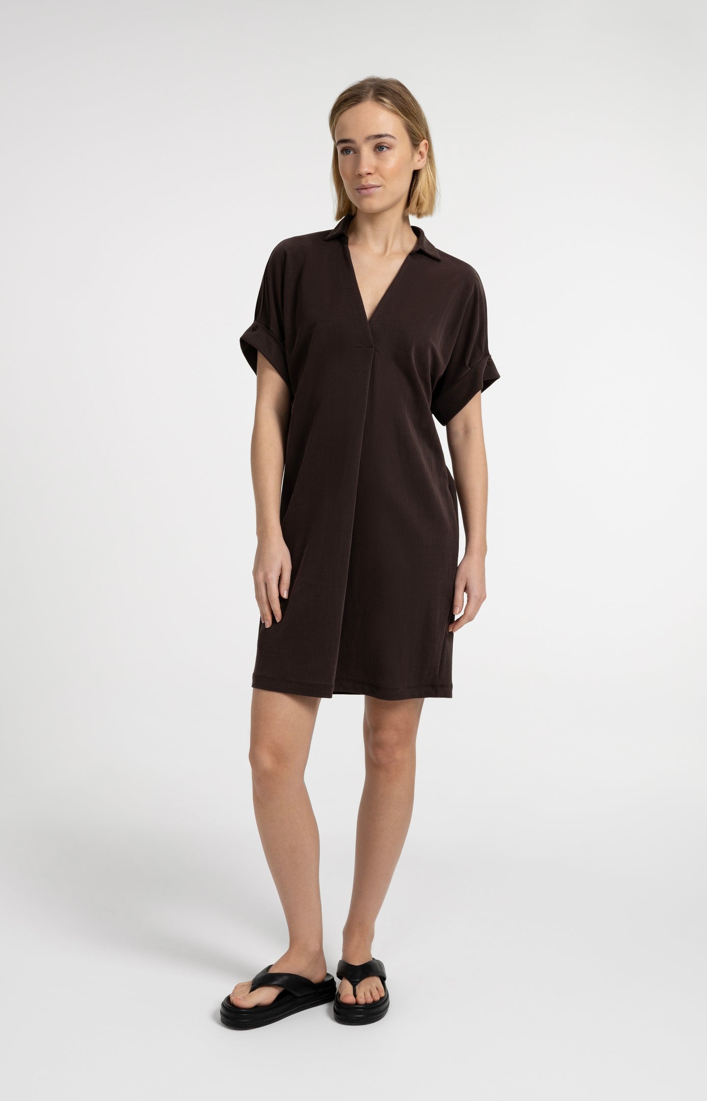 Jersey dress with pleated short sleeves - Type: lookbook