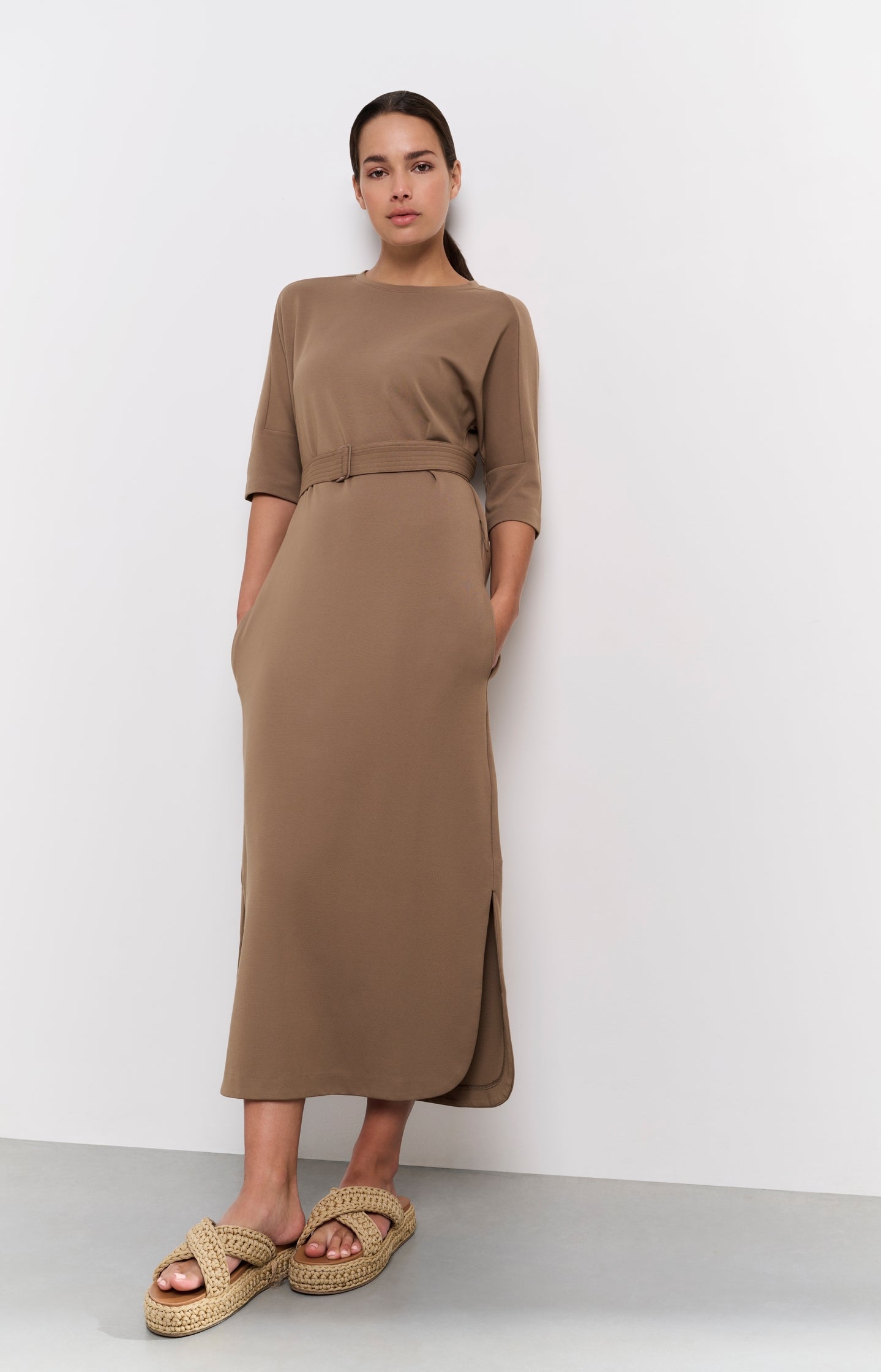 Jersey midi dress with belt and regular fit - Type: lookbook