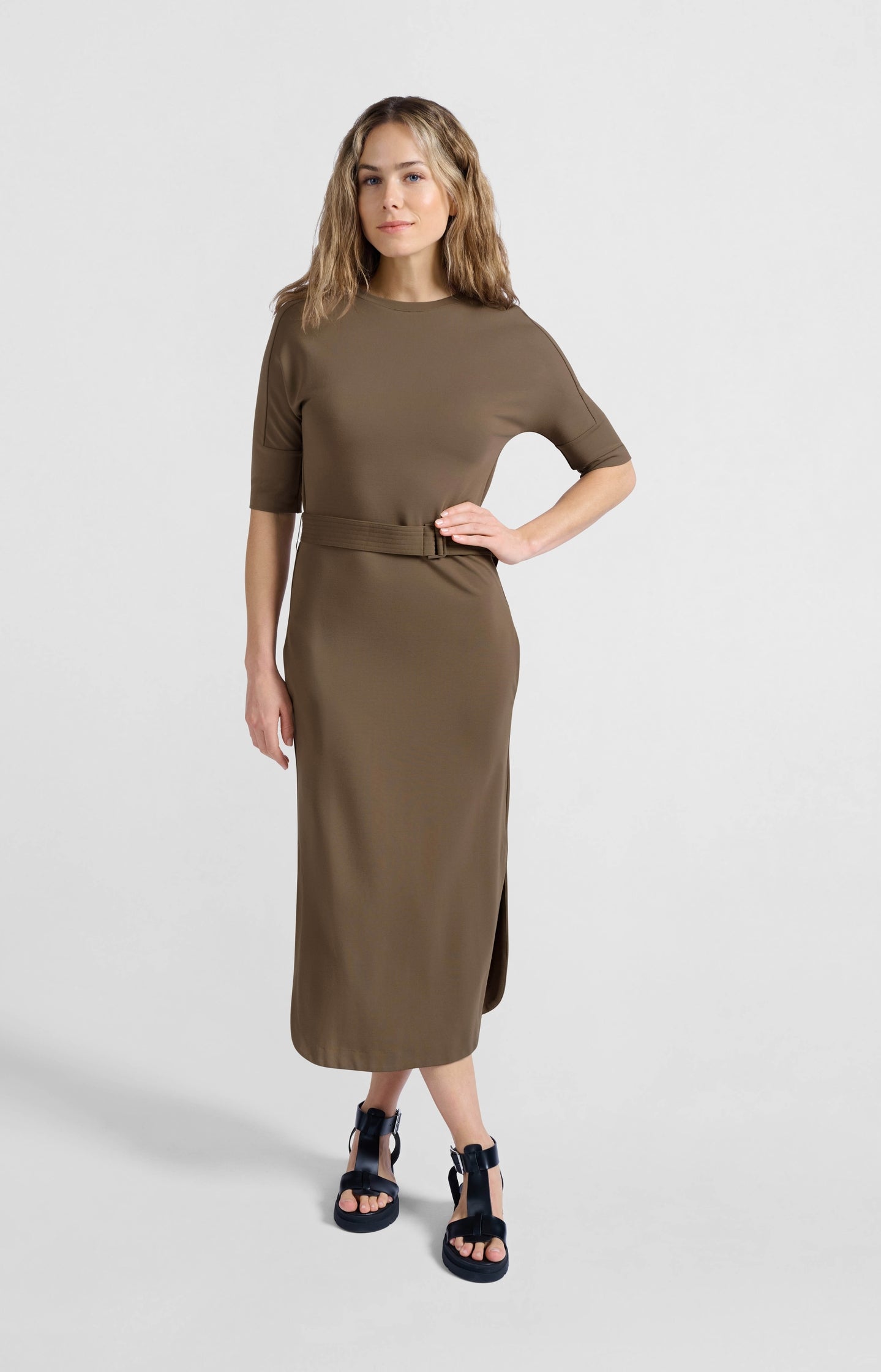 Jersey midi dress with belt and regular fit