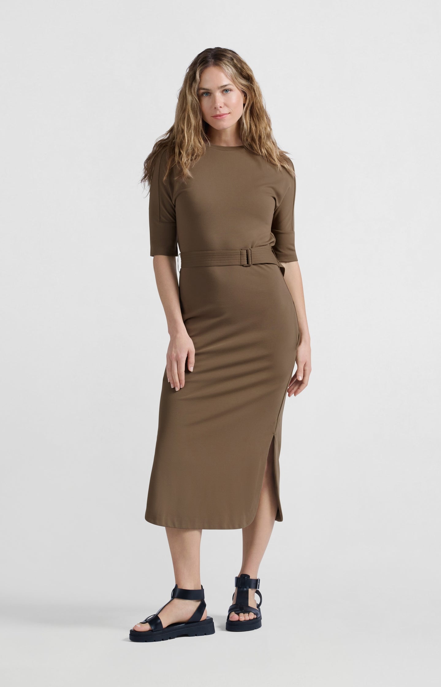 Jersey midi dress with belt and regular fit