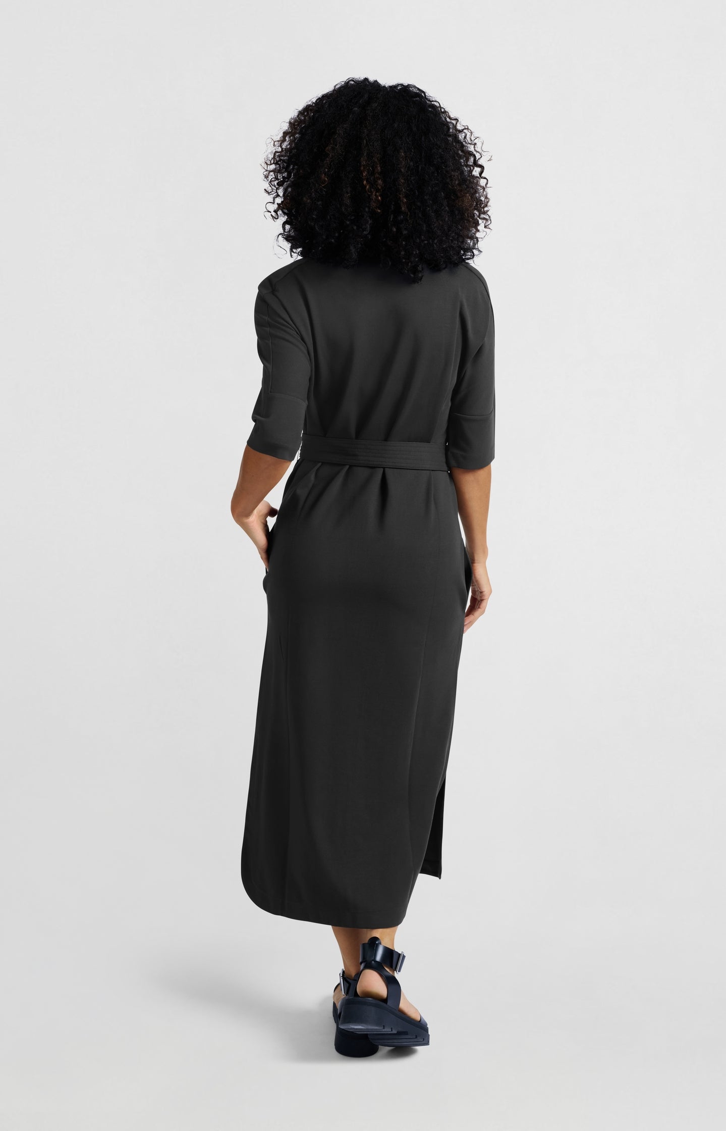 Jersey midi dress with belt and regular fit