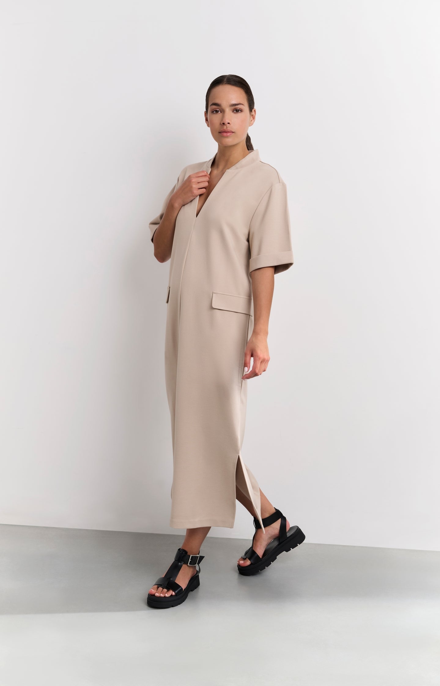 Jersey midi dress with pocket details