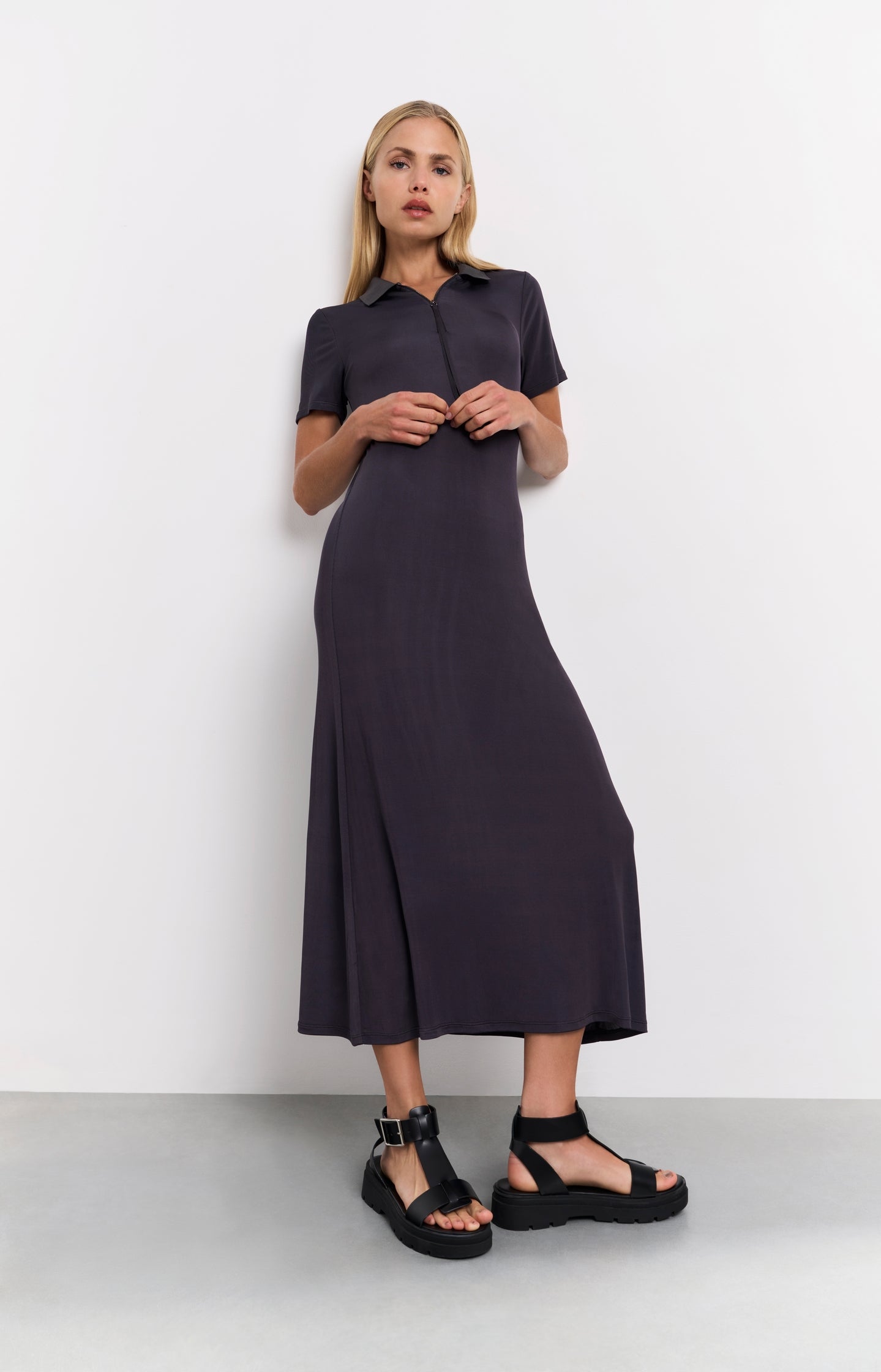 Jersey midi dress with polo collar and zipper - Type: lookbook