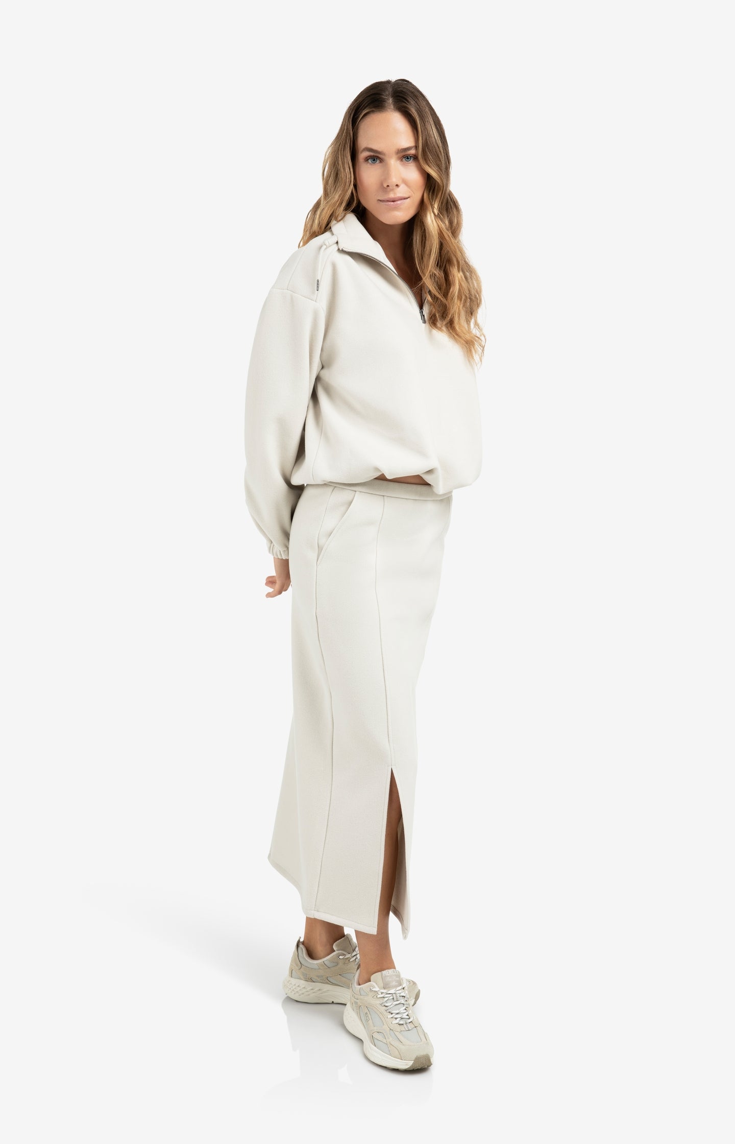 Jersey midi skirt with elastic waistband and front slit - Type: lookbook