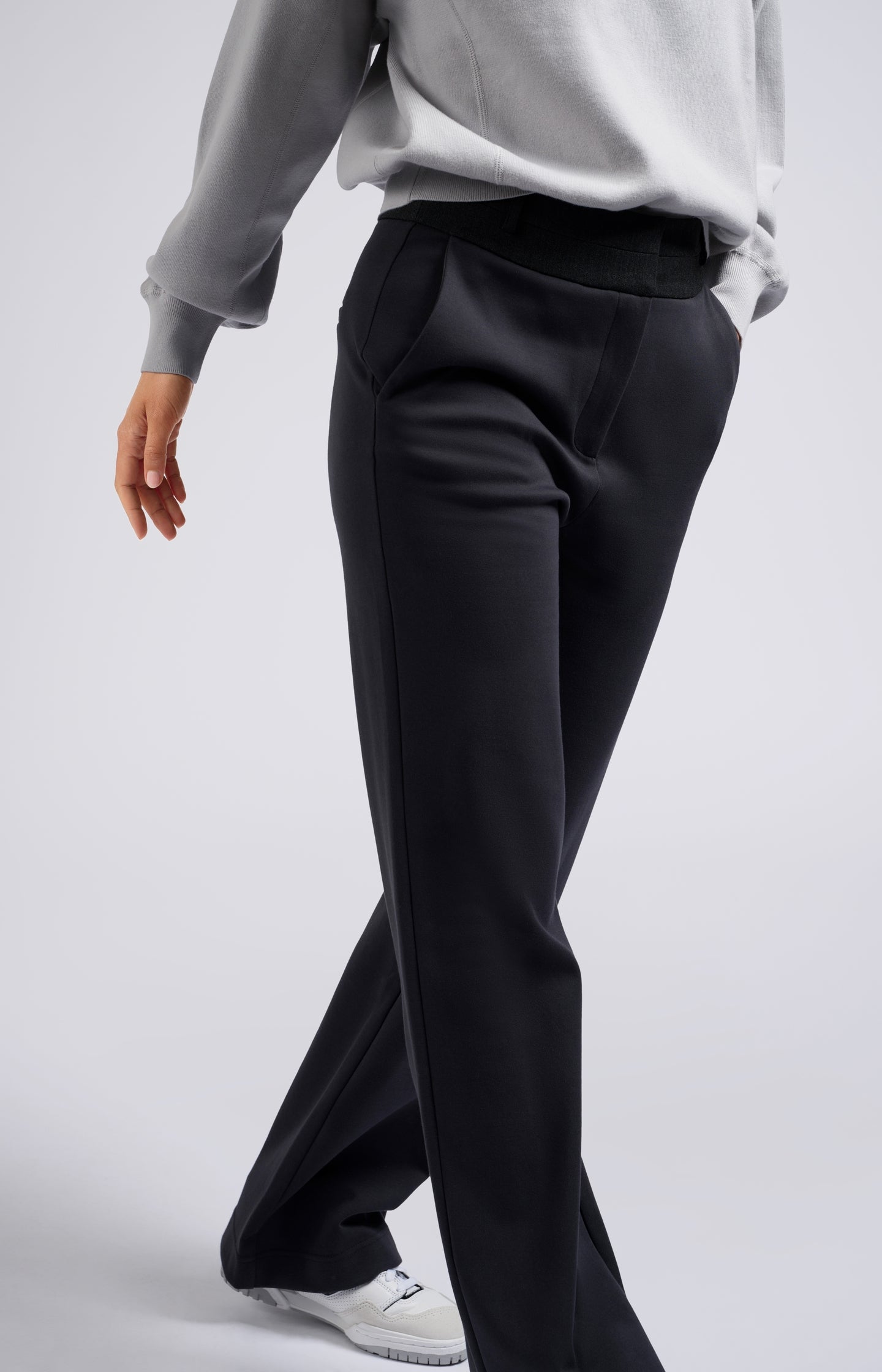 Jersey pants with wide legs, waistband and pockets