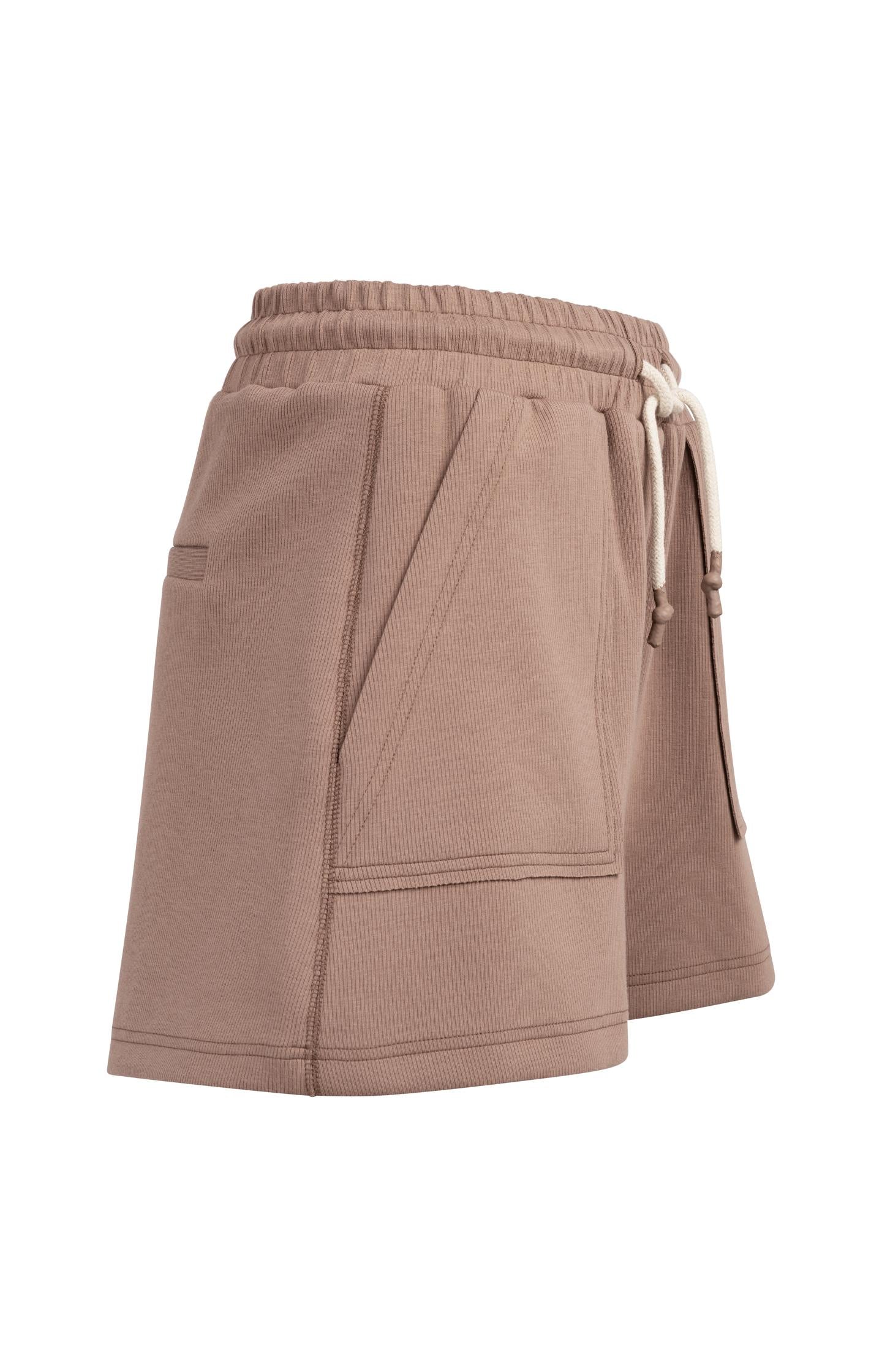 Jersey shorts with cargo pockets and elastic waist