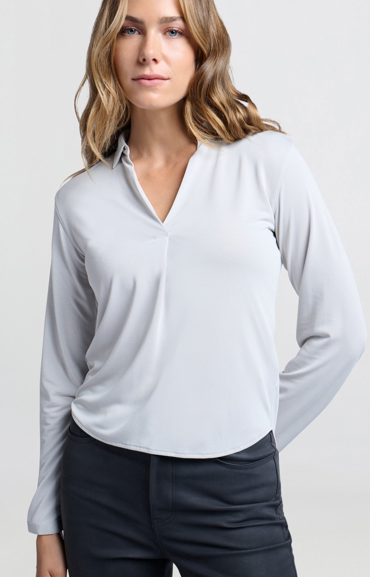 Jersey top with V-neck, collar and long sleeves - Type: lookbook