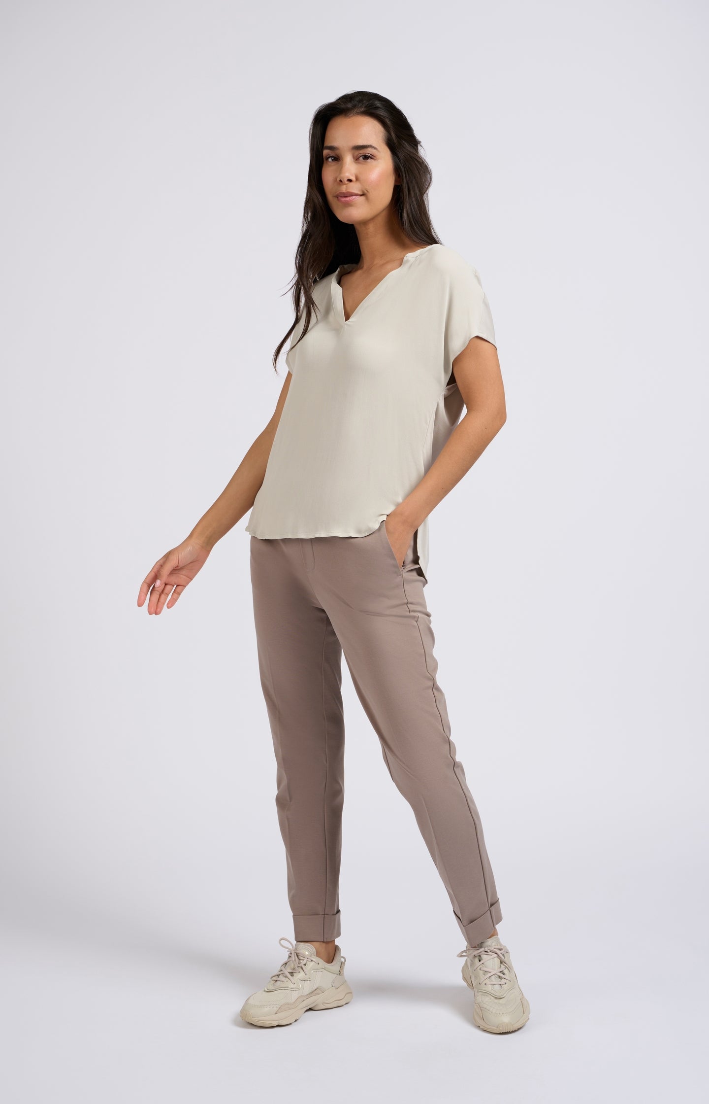 Jersey trousers with straight legs and elastic waistband