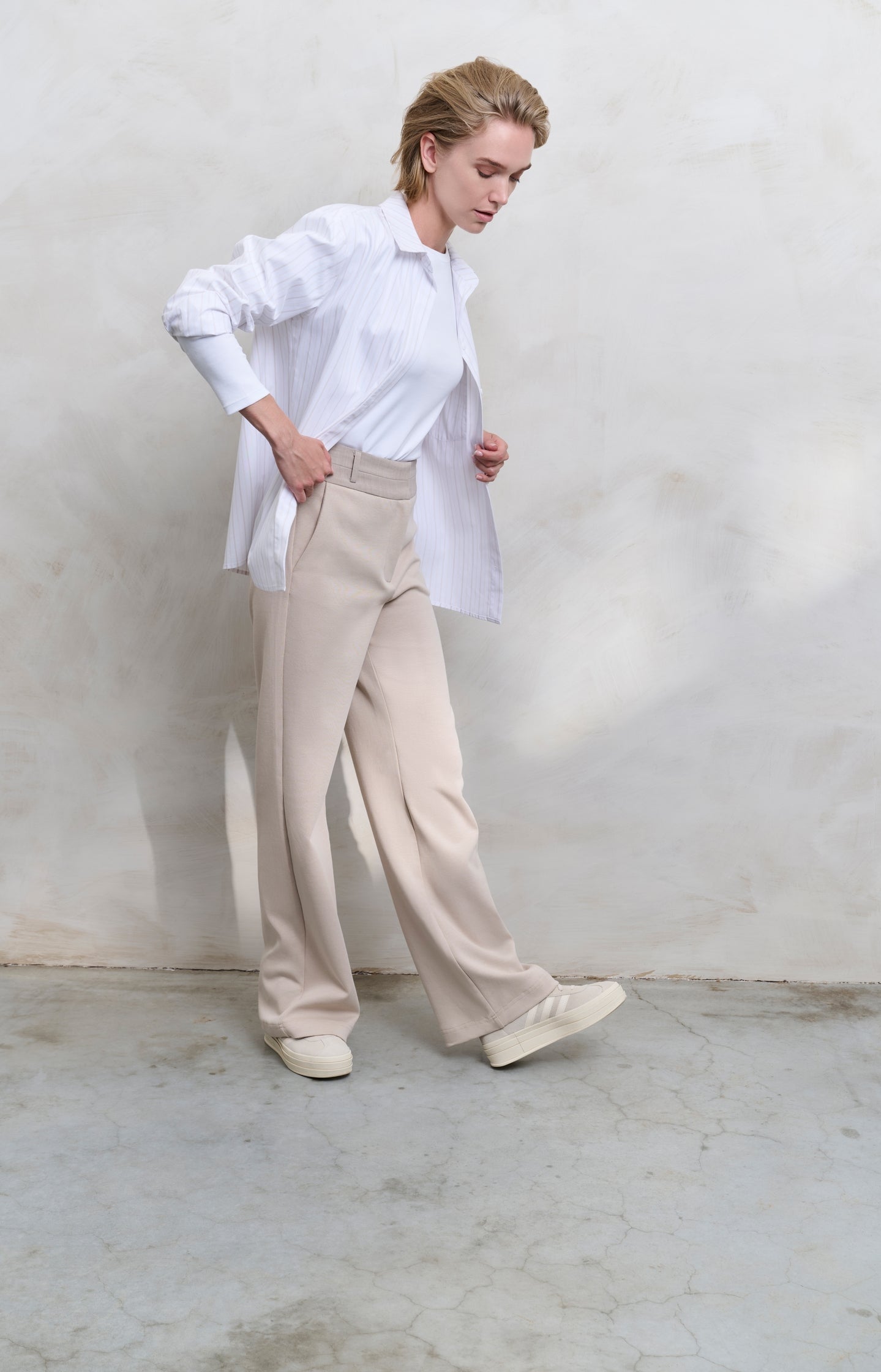 Jersey trousers with wide legs and contrasting waistband