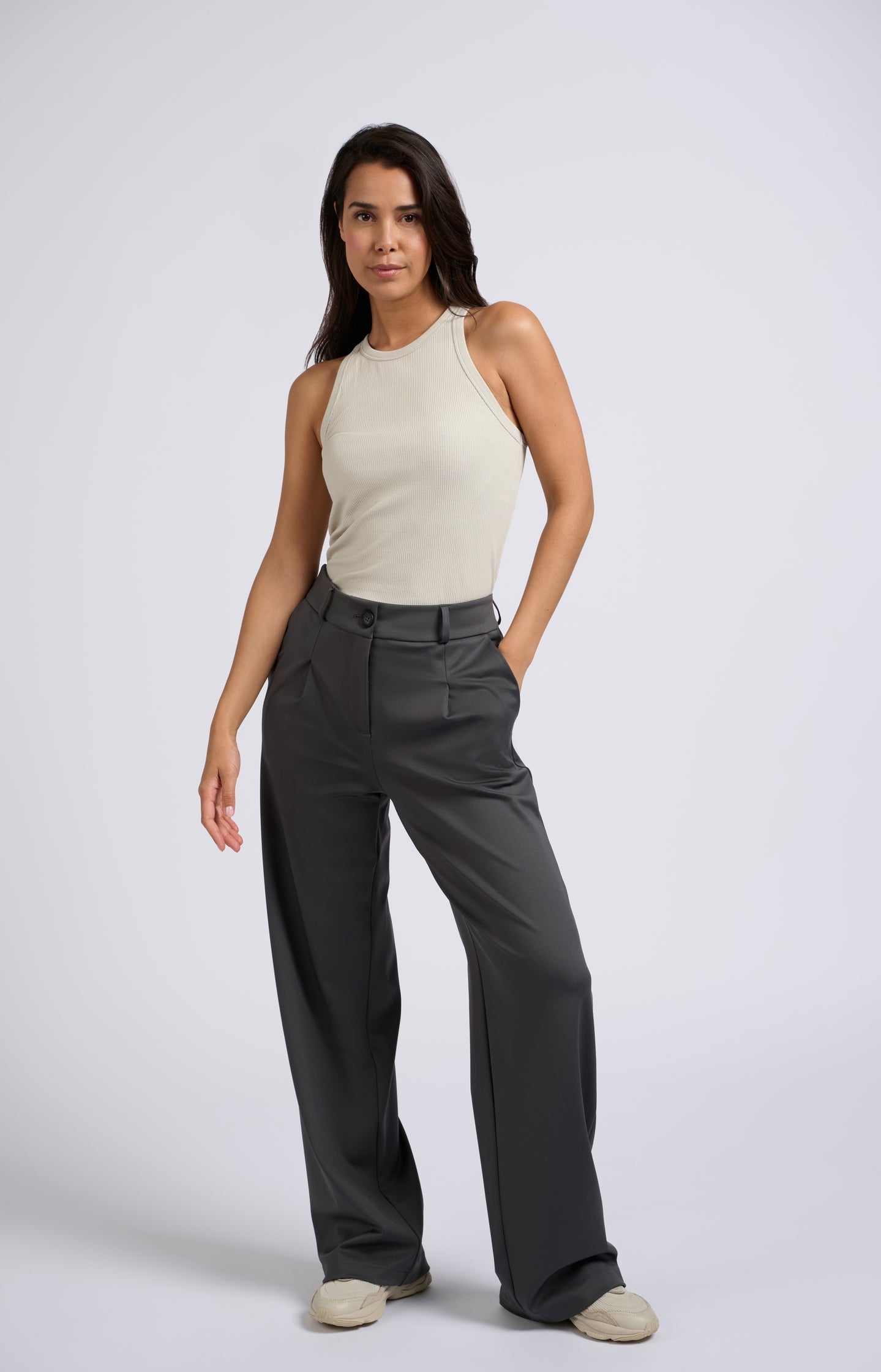 Jersey trousers with wide legs and pleated details