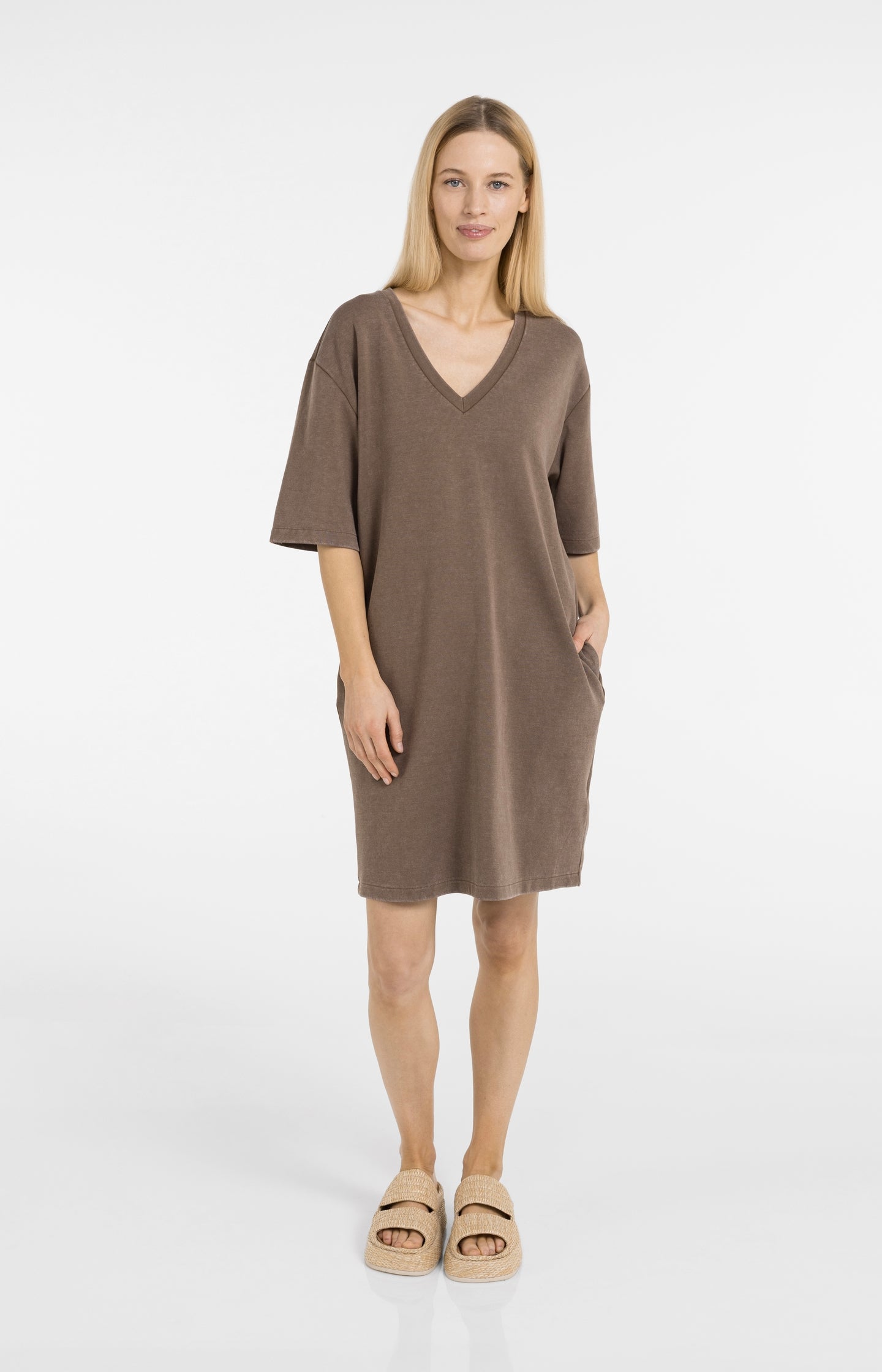 Jersey V-neck dress with washed look and tie belt