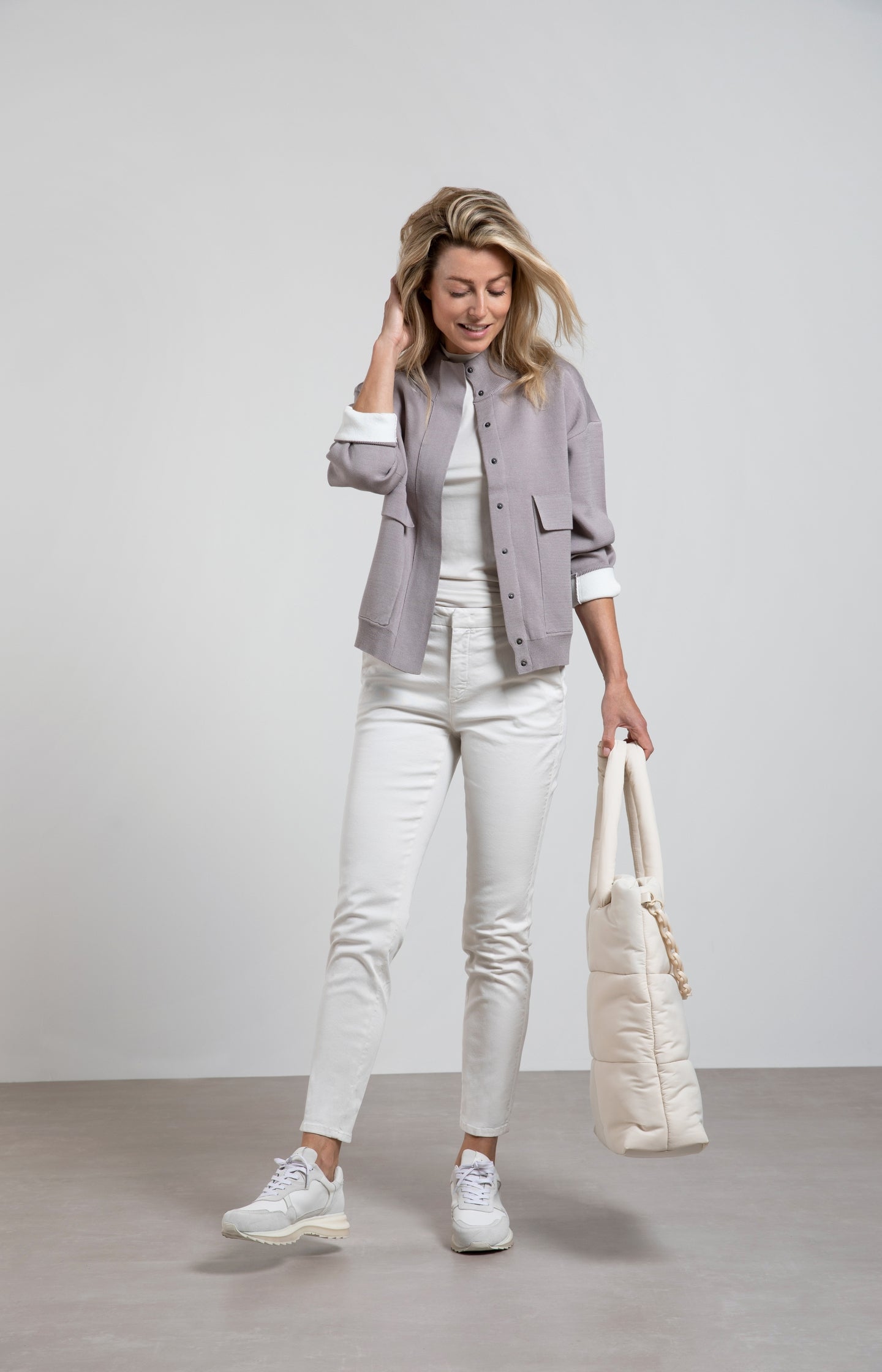 Knitted bomber jacket with long sleeves and blind placket - Type: lookbook