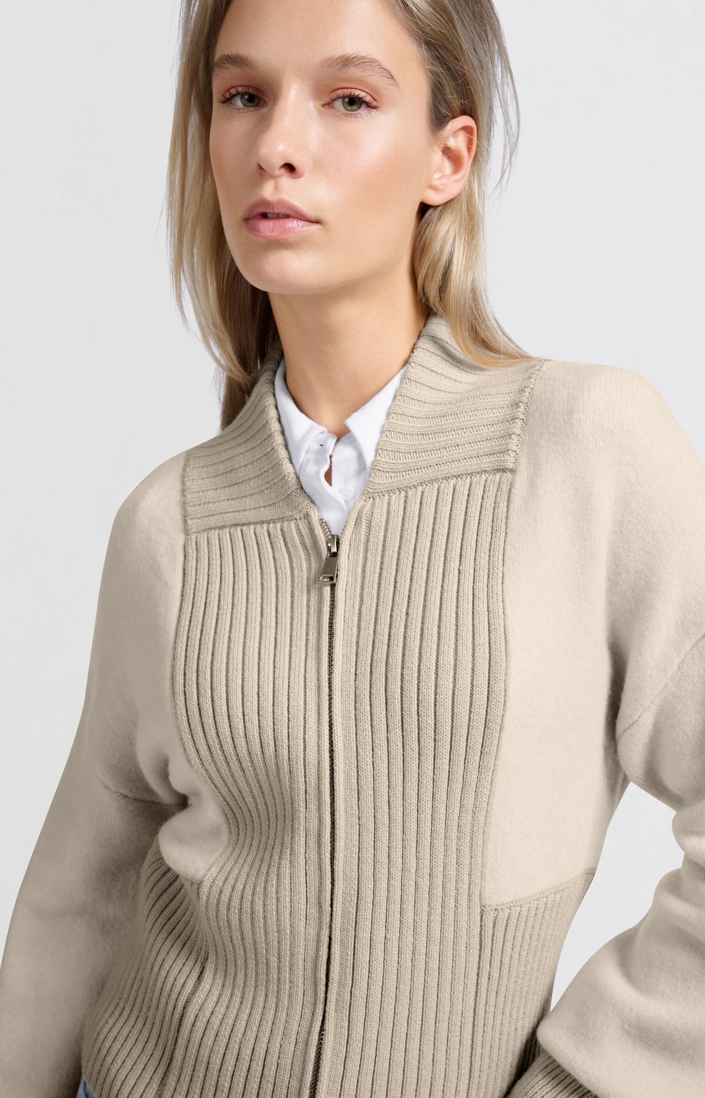 Knitted bomber jacket with zipper and ribbed details