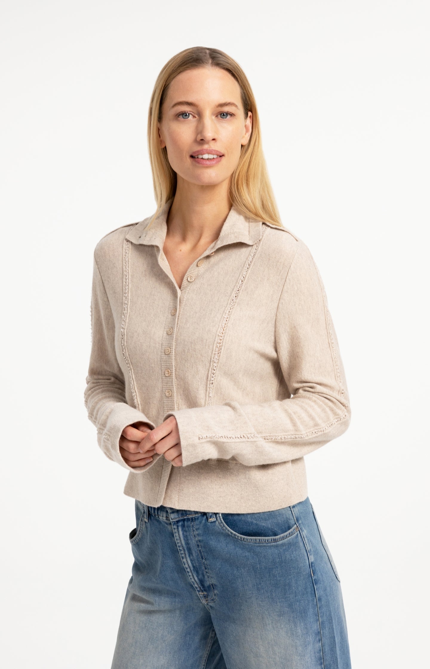 Knitted cardigan with high collar and button closure