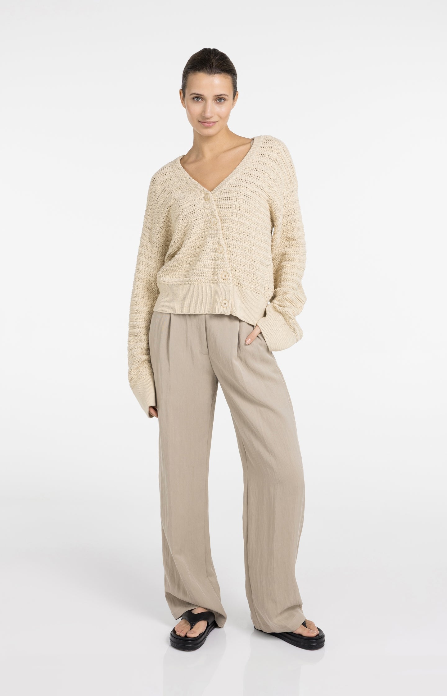 Knitted cardigan with V-neck and diagonal placket
